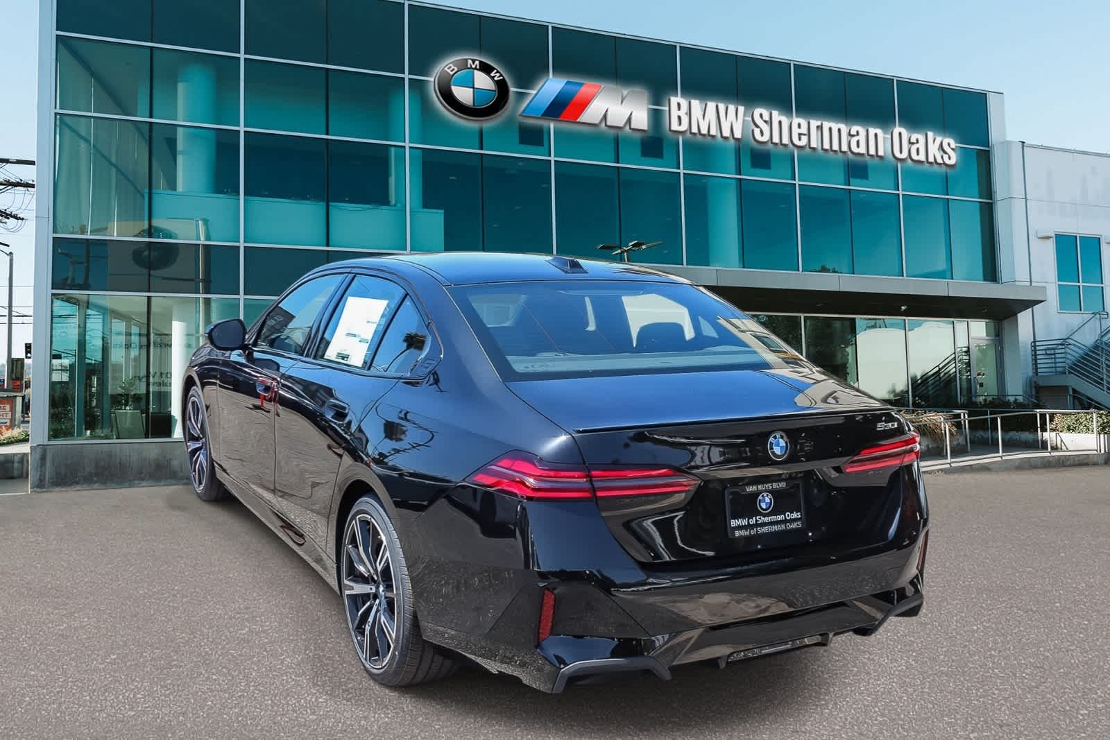 Thumbnail: 2027 BMW 5 Series - 6