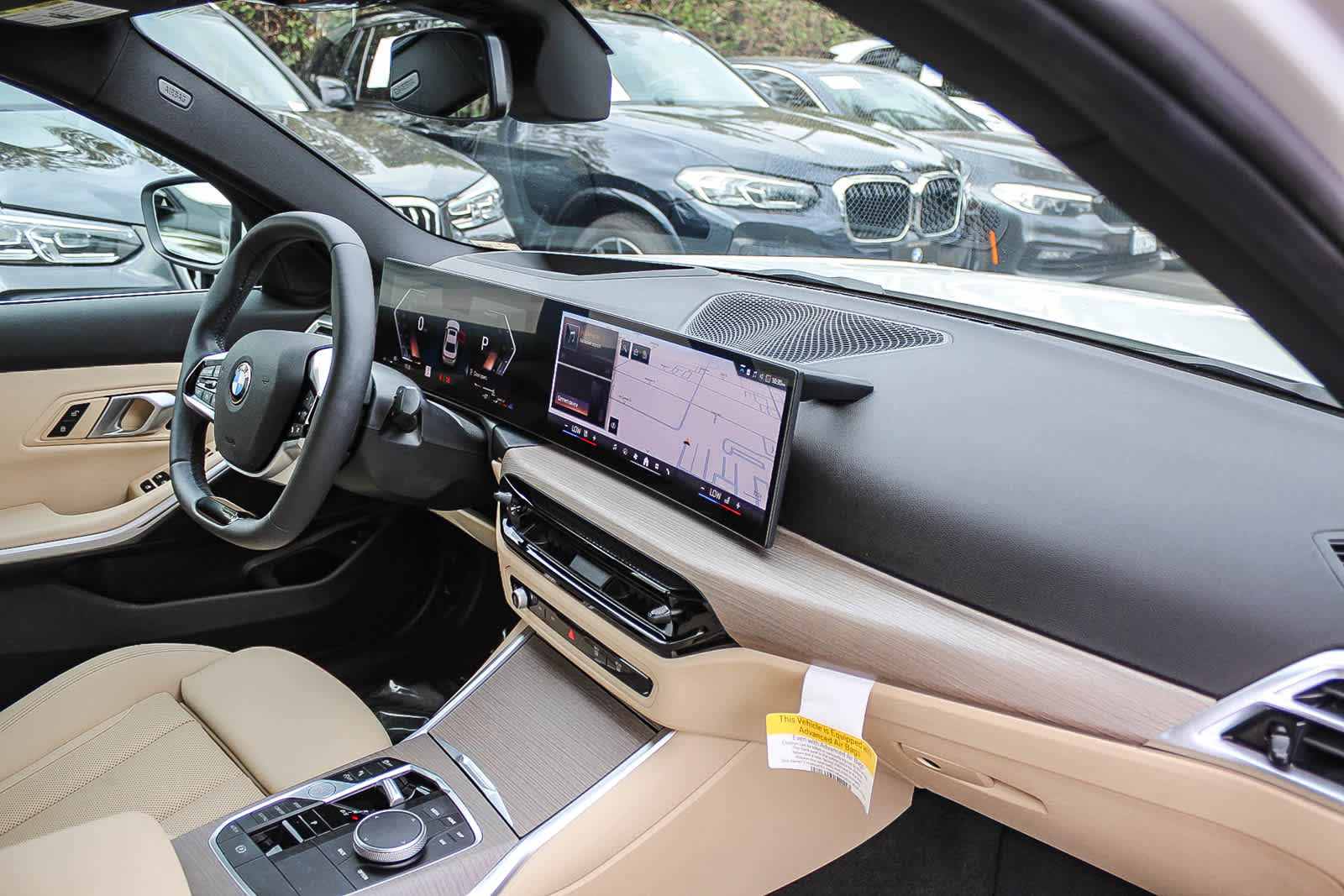 Thumbnail: 2025 BMW 3 Series - 16