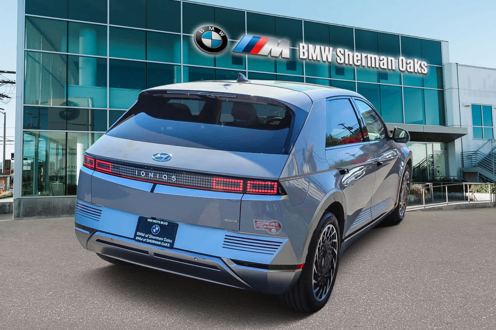 Thumbnail: 2022 Hyundai Ioniq 5 - 3