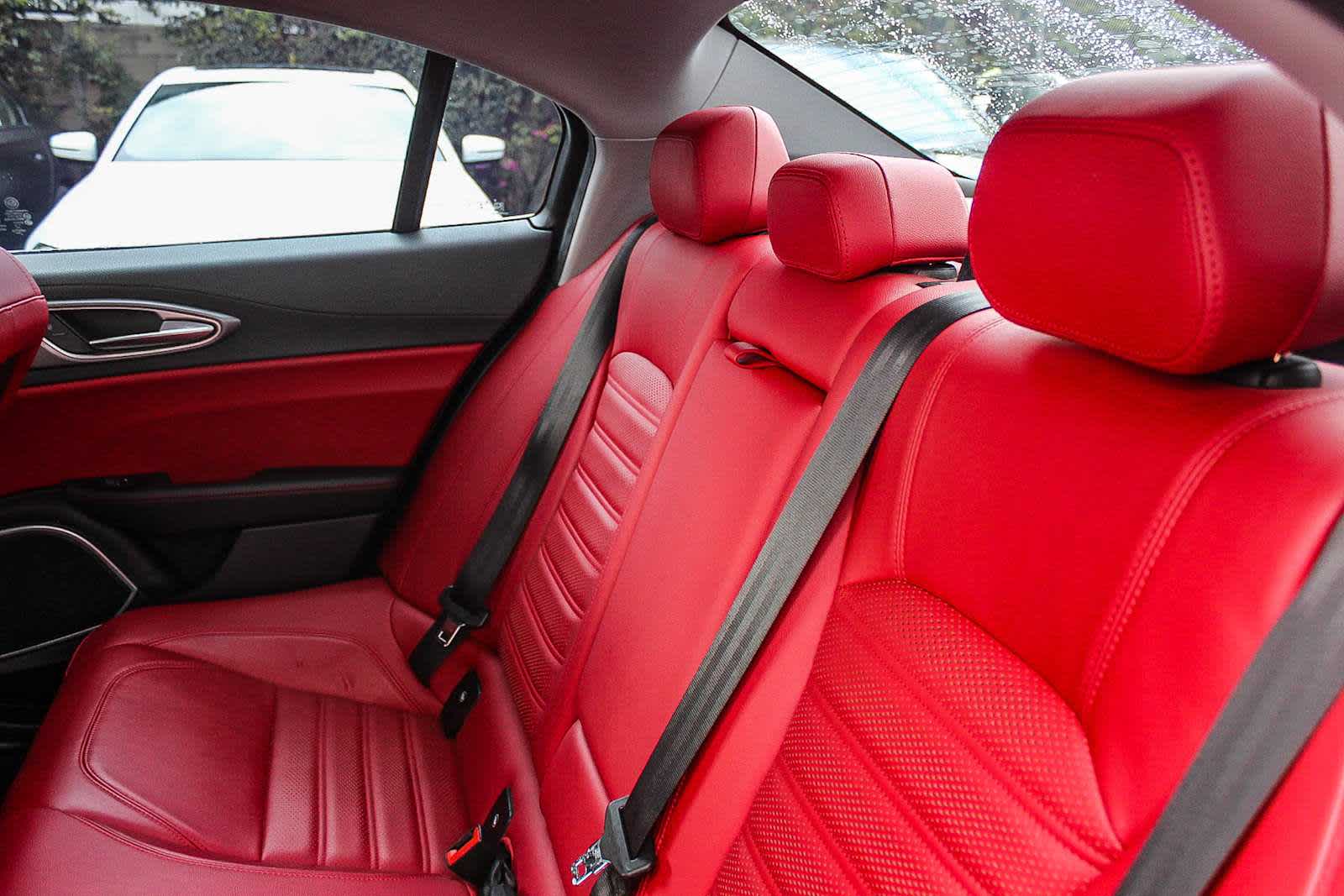 Thumbnail: 2019 Alfa Romeo Giulia - 30