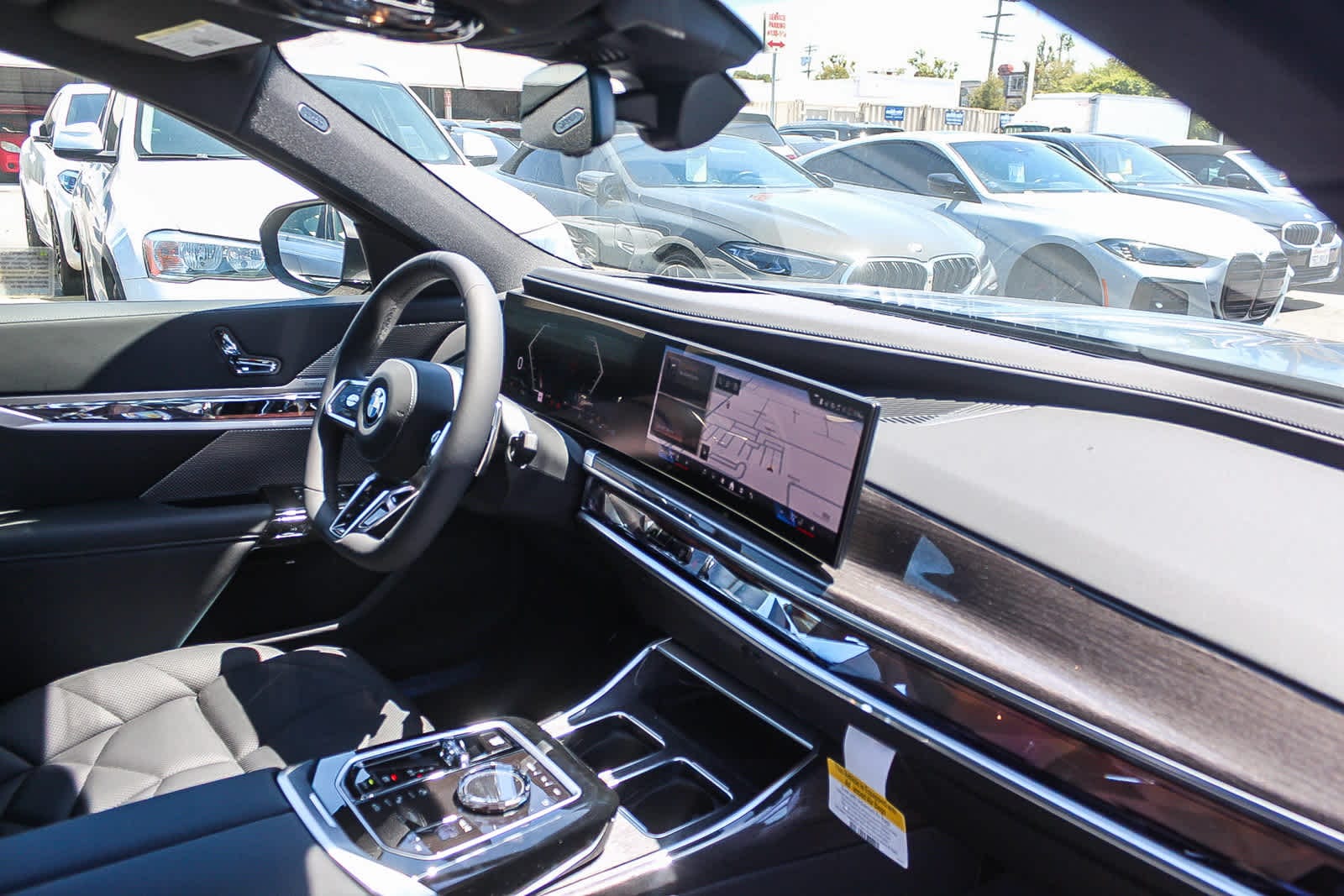 Thumbnail: 2026 BMW 7 Series - 16