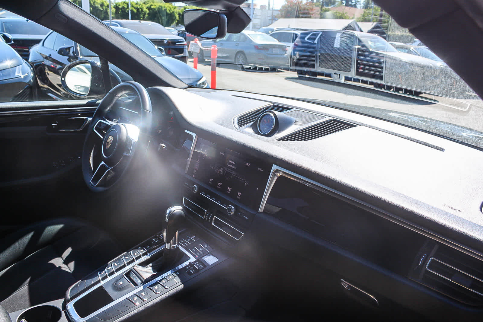 Thumbnail: 2019 Porsche Macan - 16