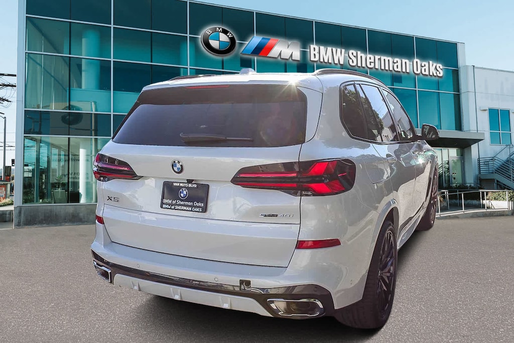 New 2026 BMW X5 sDrive40i SUV