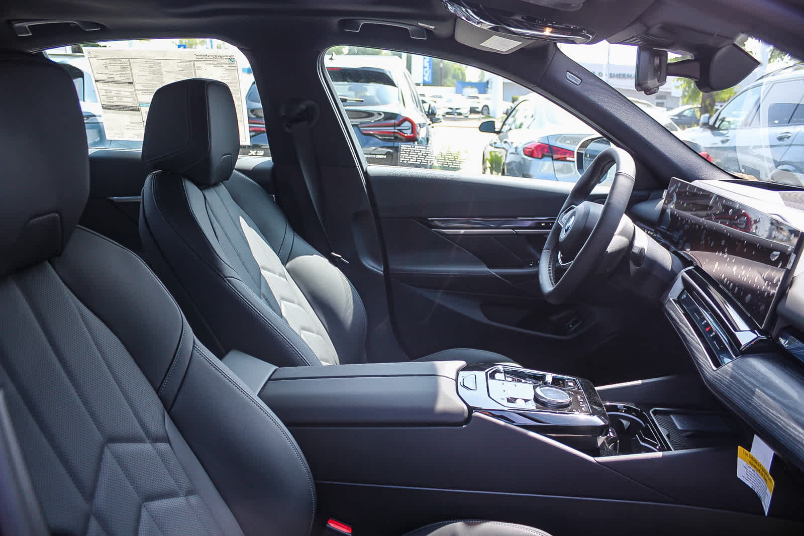 Thumbnail: 2025 BMW i5 - 16