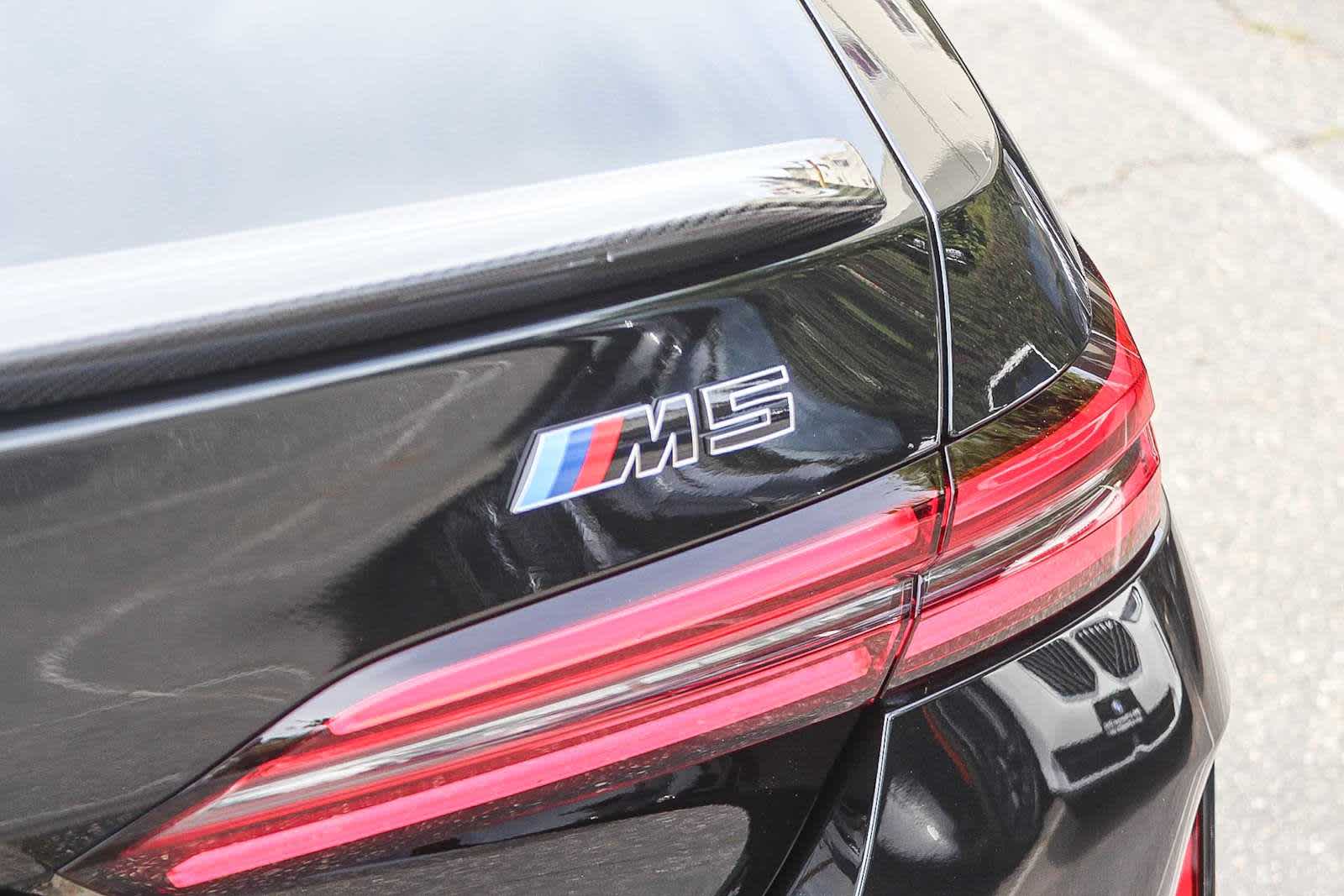 Thumbnail: 2026 BMW M5 - 25