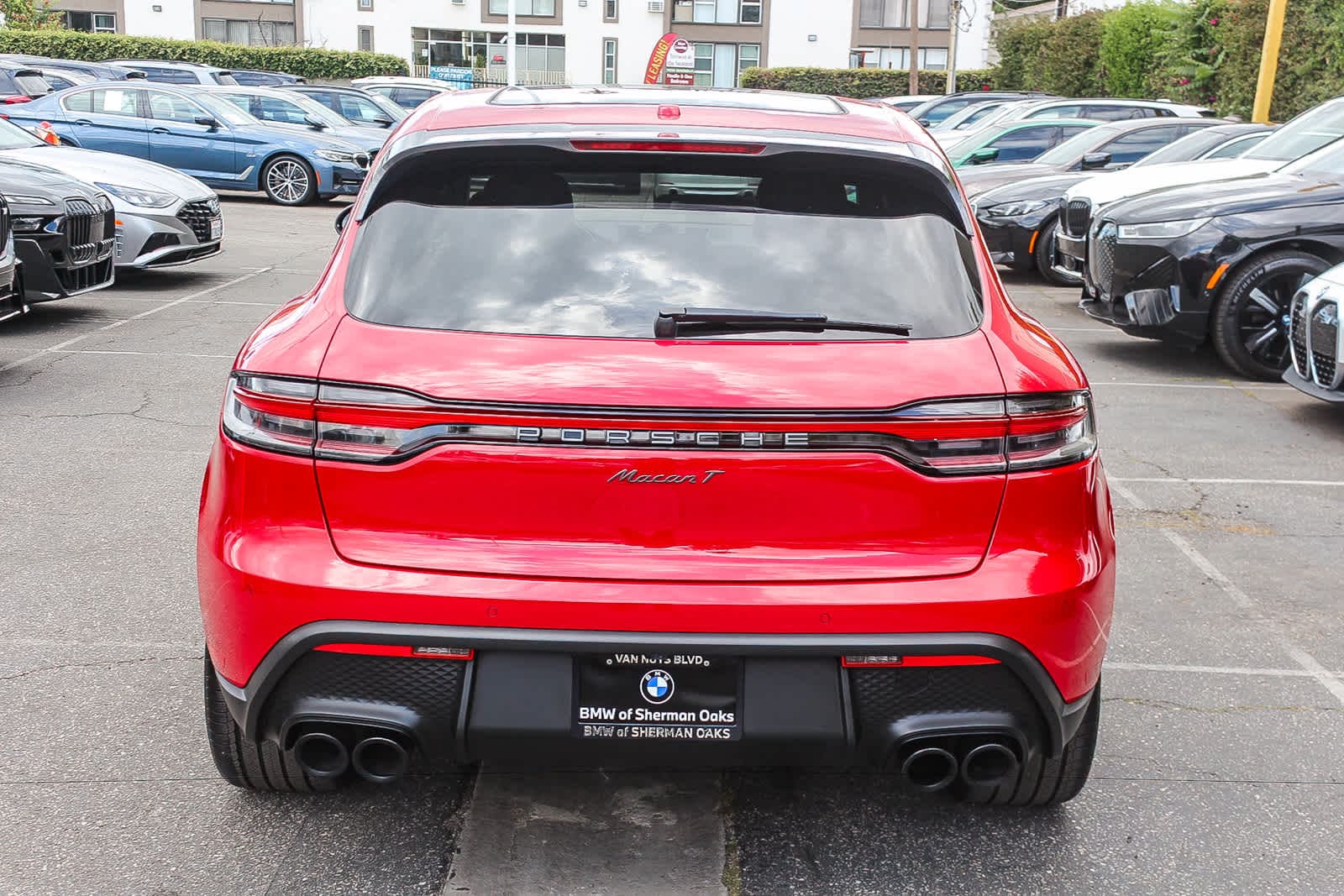 2024 Porsche Macan T photo 4