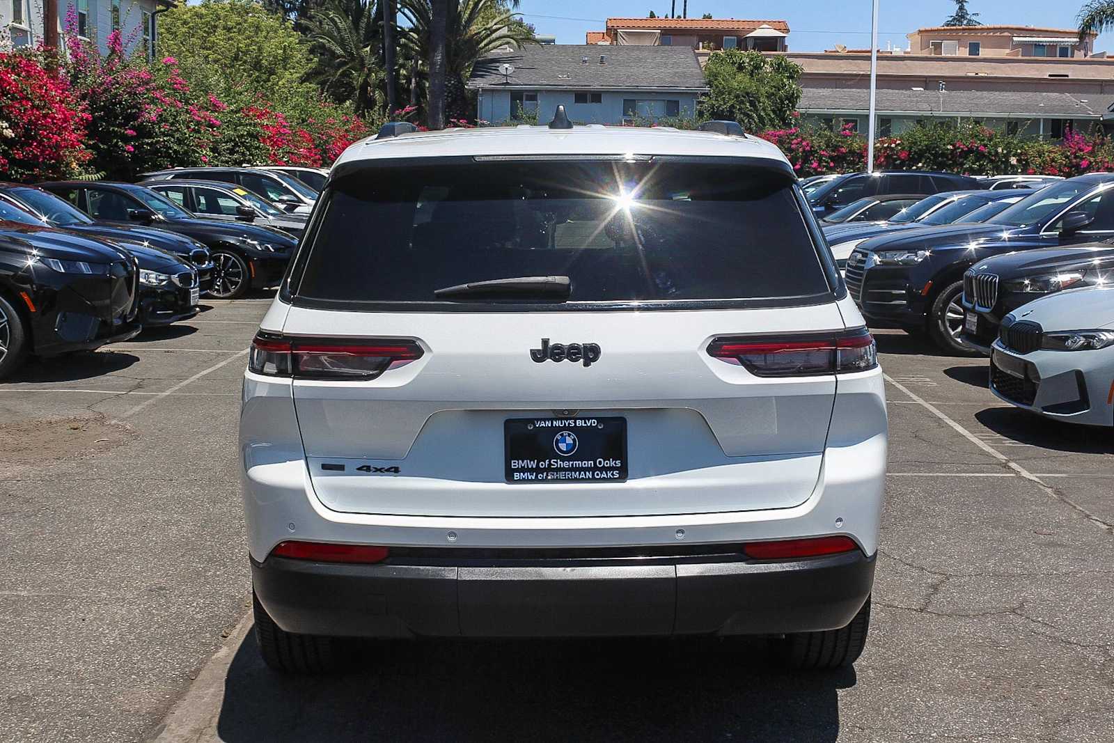 Thumbnail: 2023 Jeep Grand Cherokee - 5