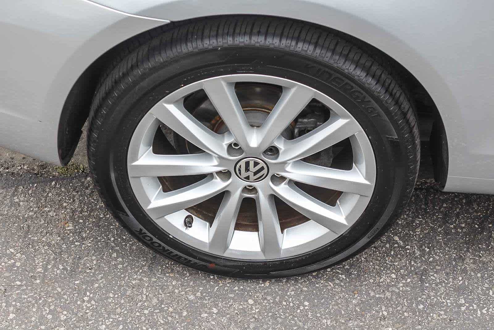 Thumbnail: 2013 Volkswagen Eos - 14