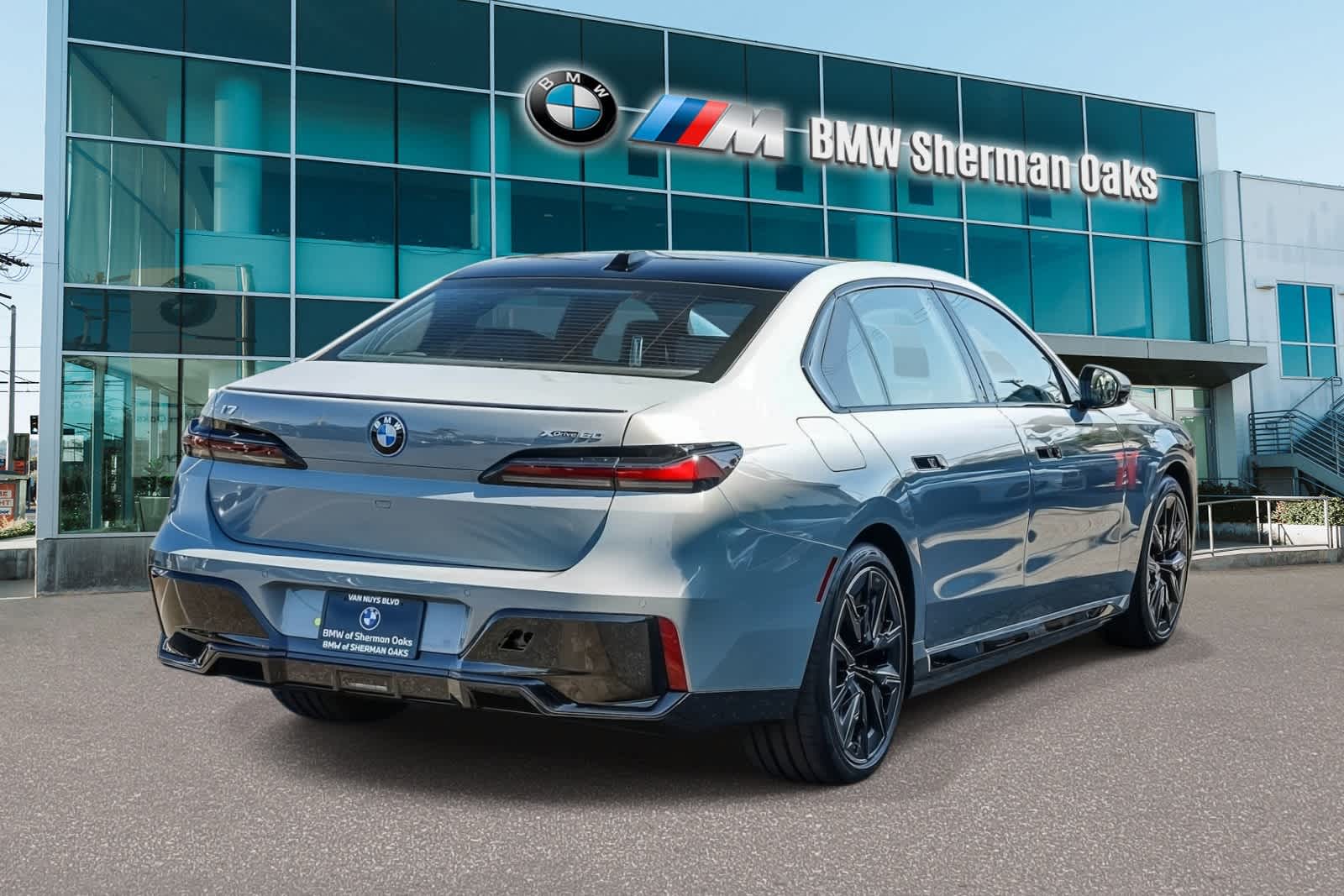 Thumbnail: 2026 BMW i7 - 4