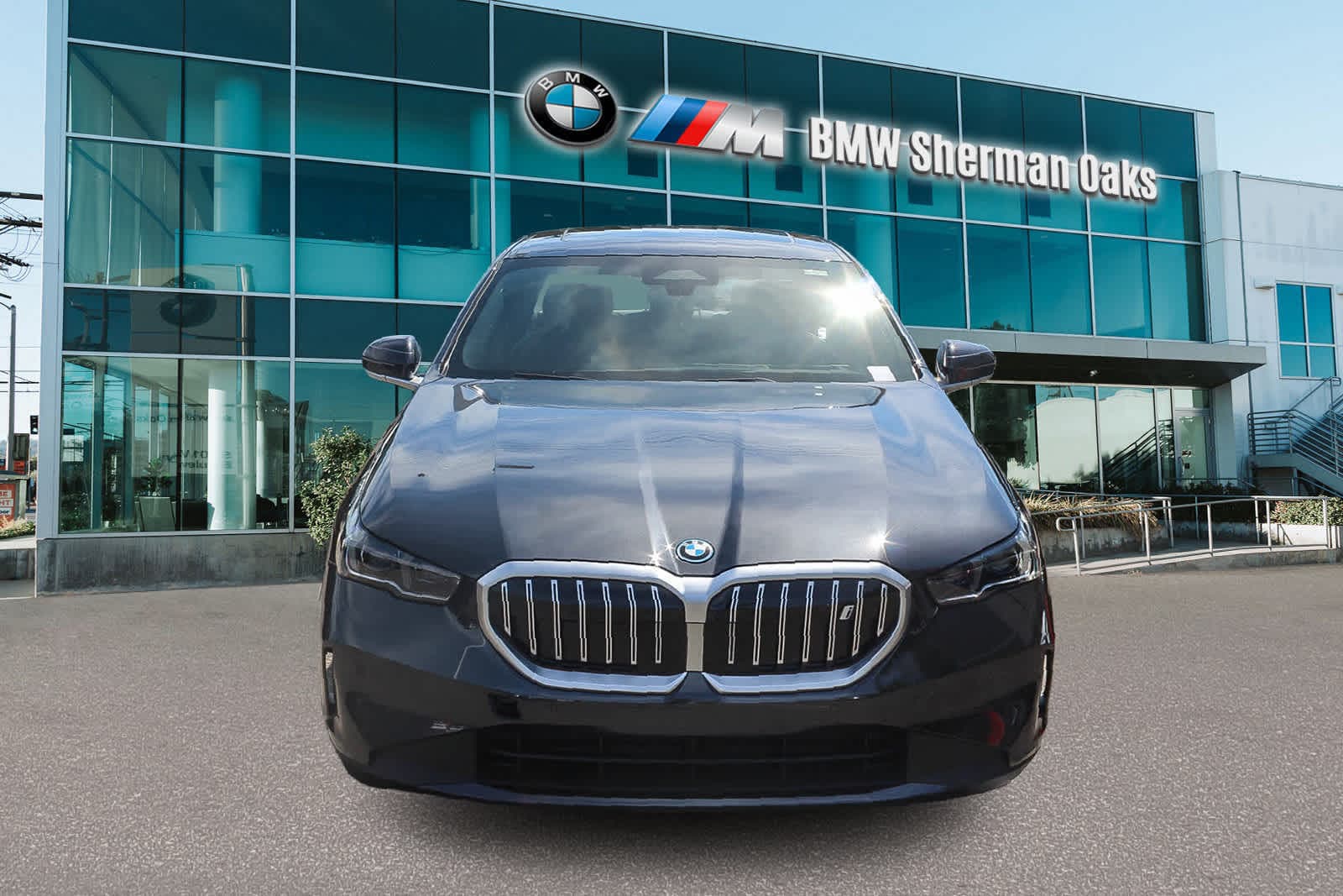 Thumbnail: 2026 BMW i5 - 2