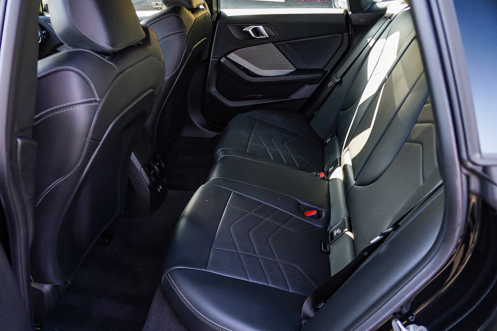 Thumbnail: 2025 BMW 2 Series - 21