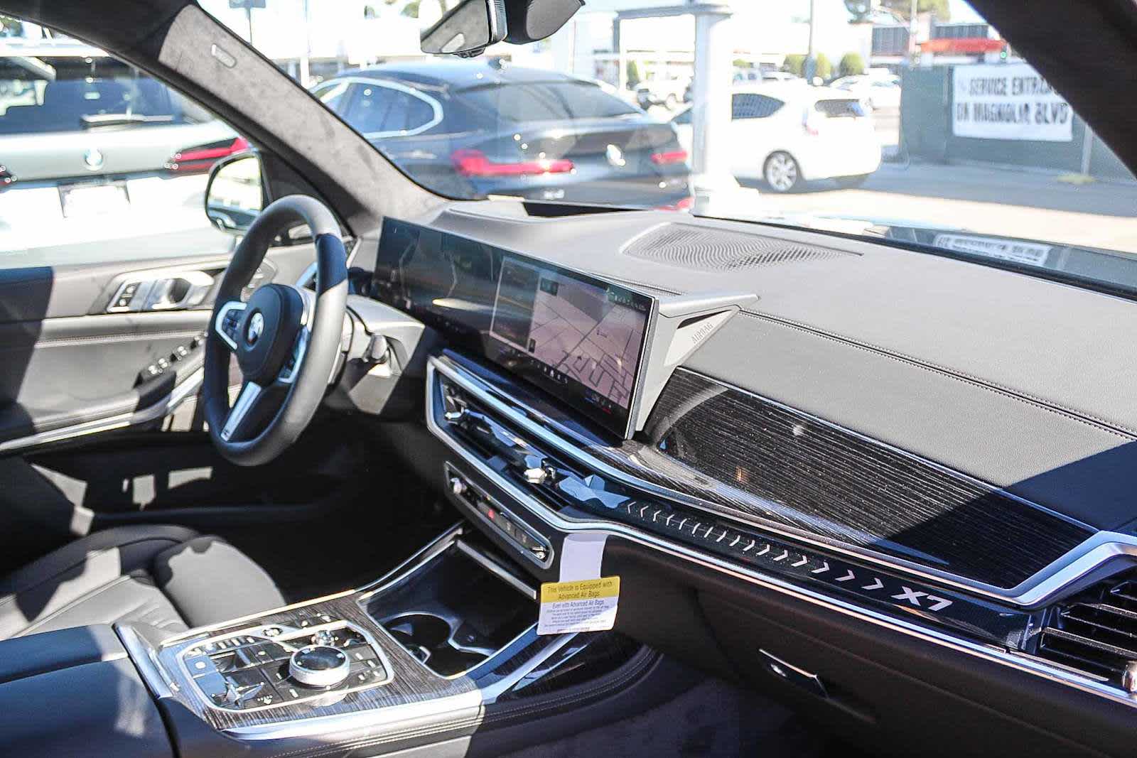 Thumbnail: 2026 BMW X7 - 16