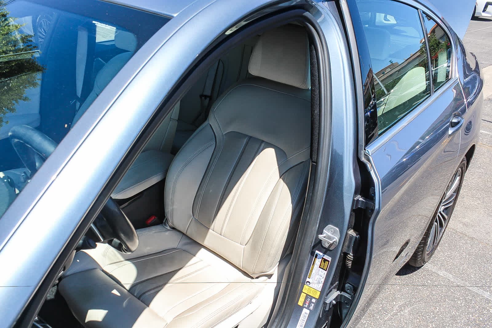 Thumbnail: 2020 BMW 5 Series - 25