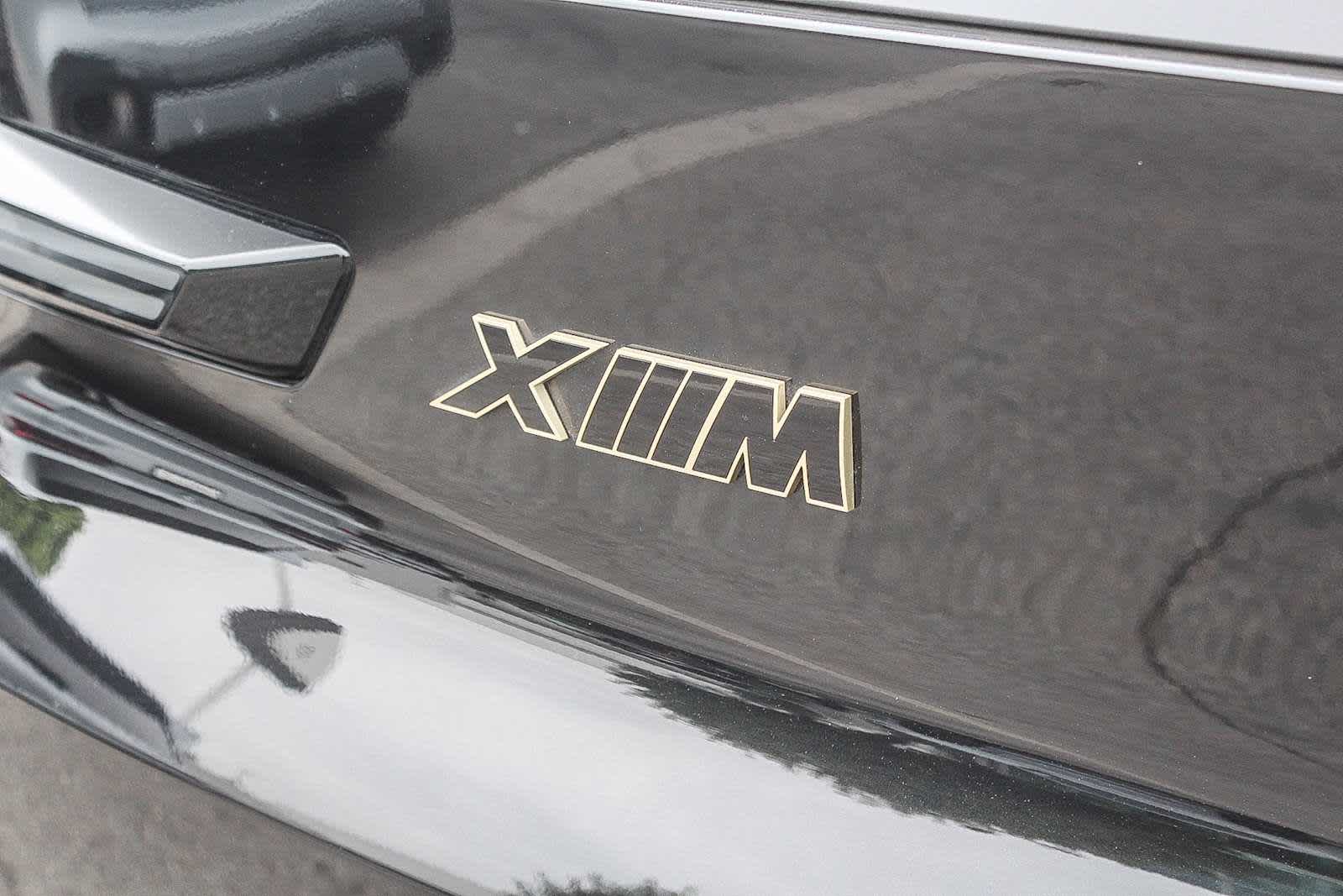 Thumbnail: 2023 BMW XM - 25