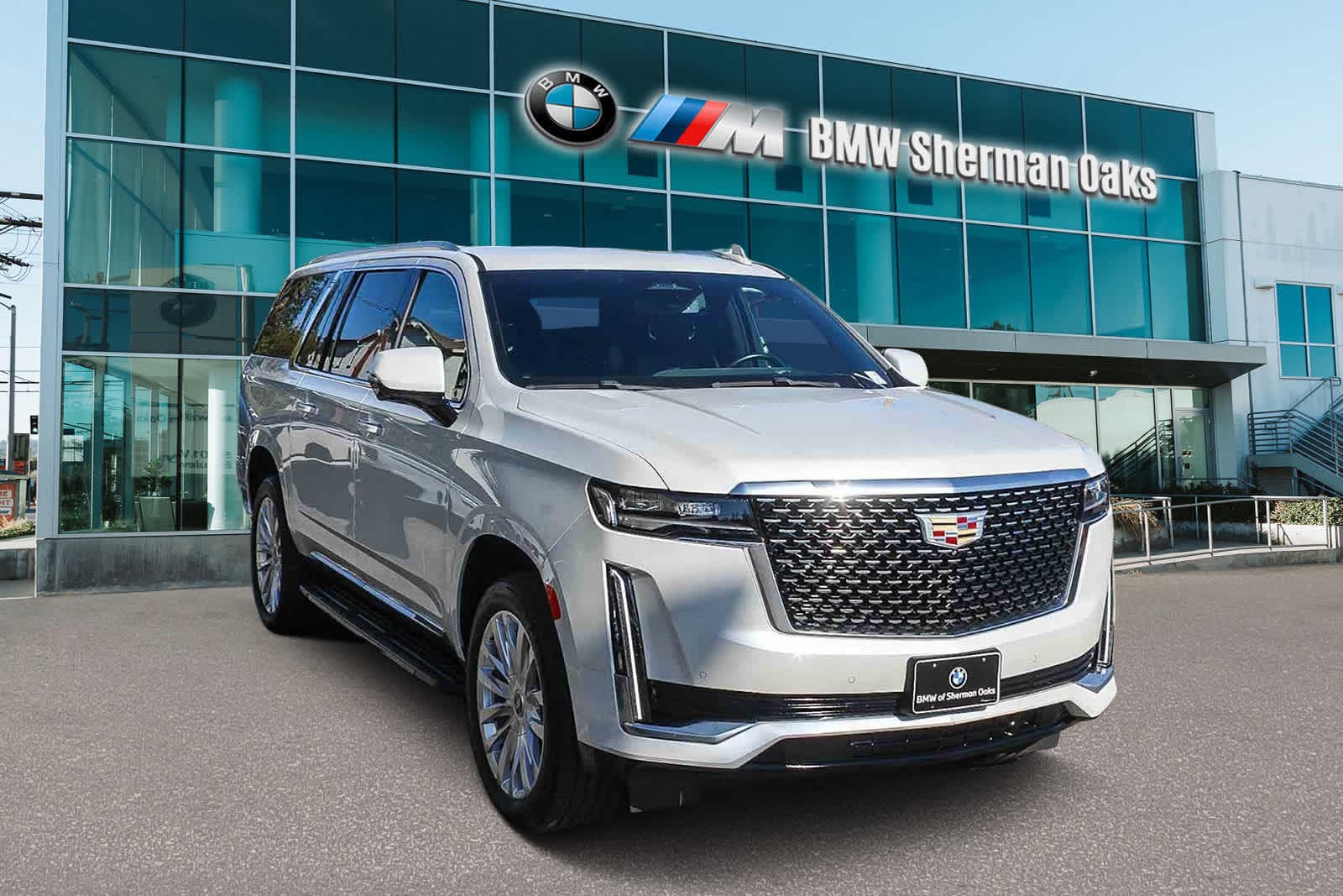 Thumbnail: 2022 Cadillac Escalade - 3