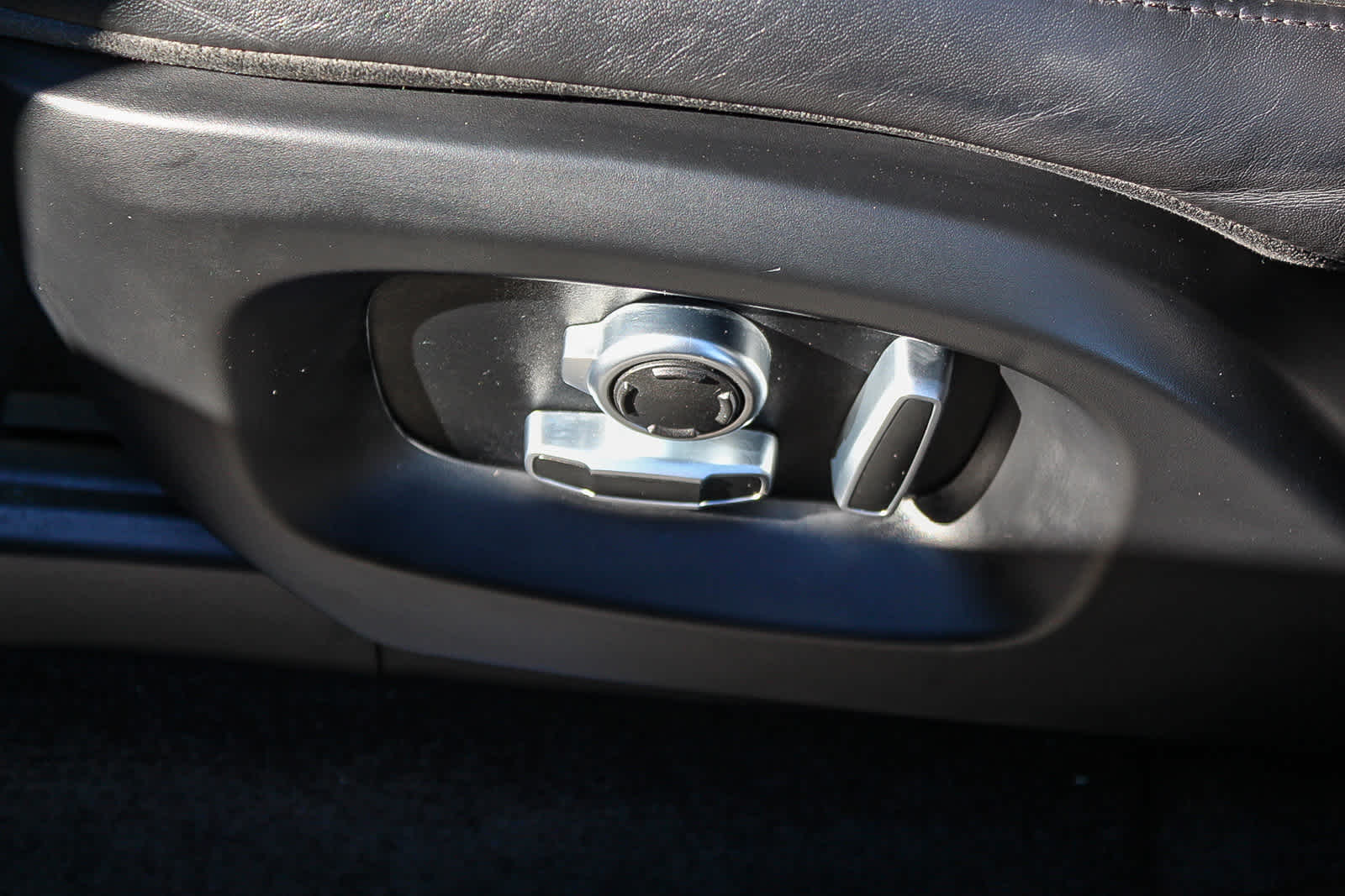 Thumbnail: 2017 Land Rover Range Rover - 19