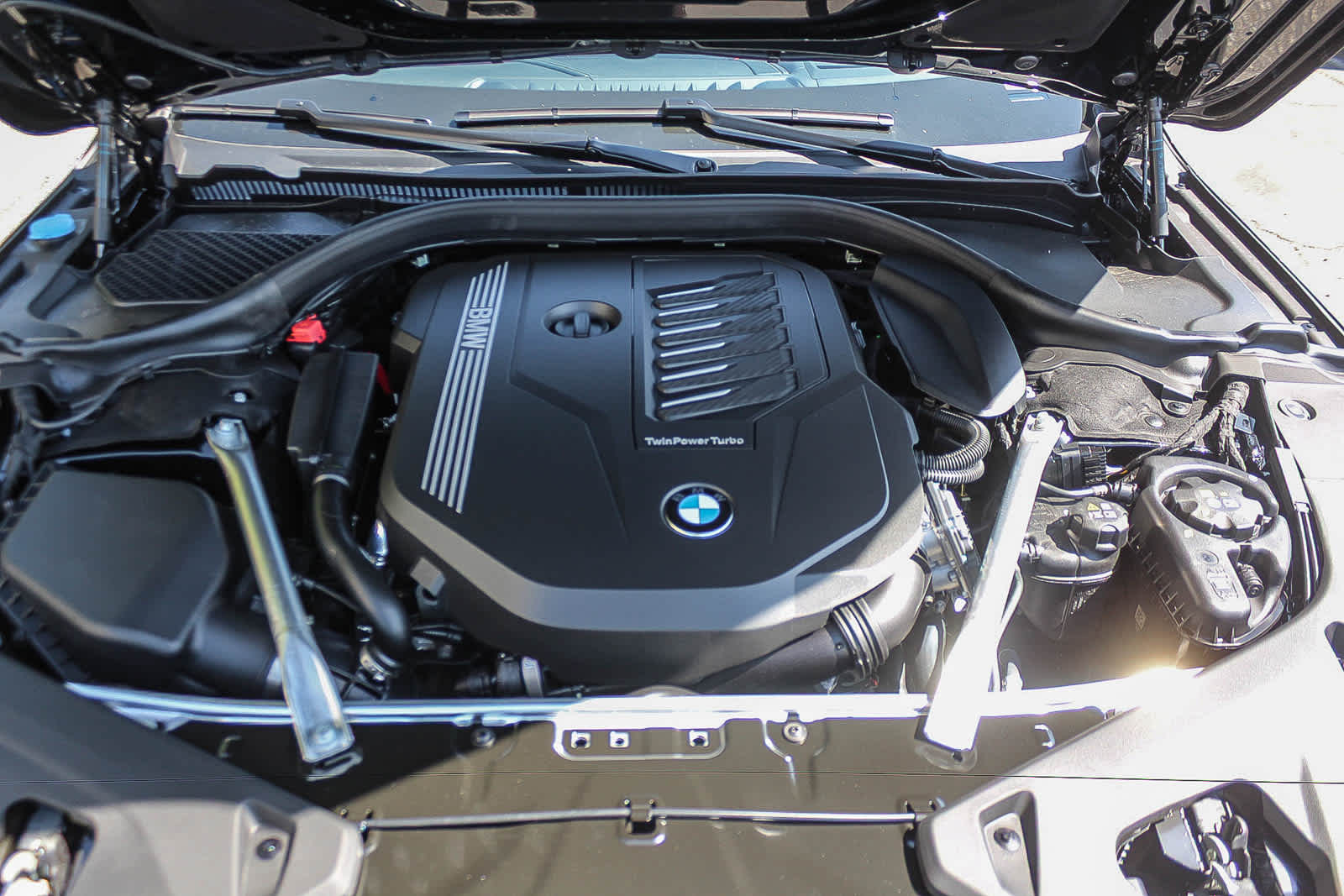 Thumbnail: 2026 BMW 8 Series - 26
