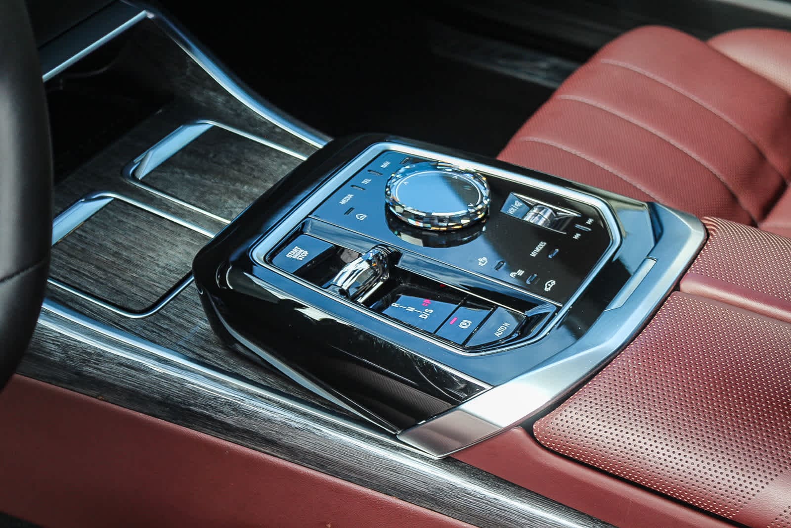 Thumbnail: 2026 BMW 7 Series - 19