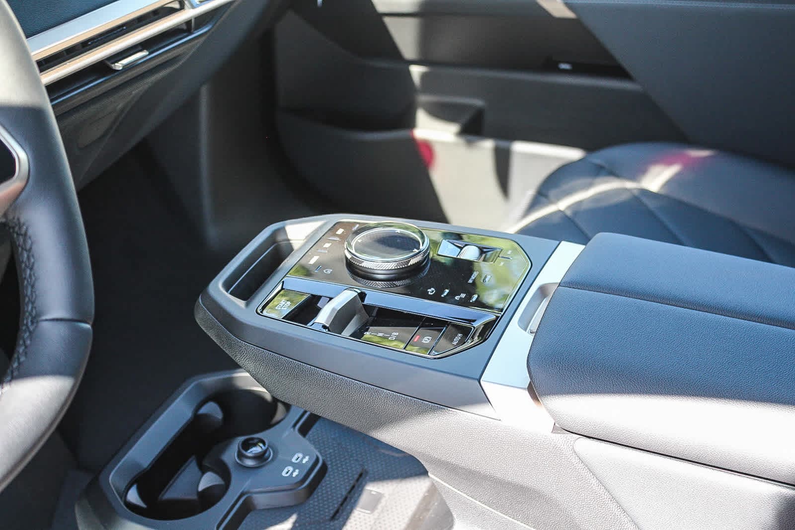 Thumbnail: 2026 BMW iX - 19