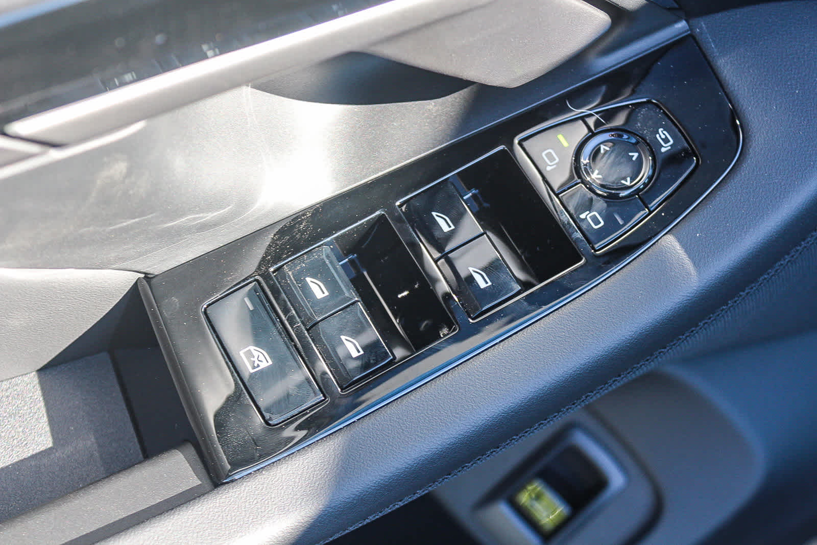 Thumbnail: 2026 BMW 5 Series - 20
