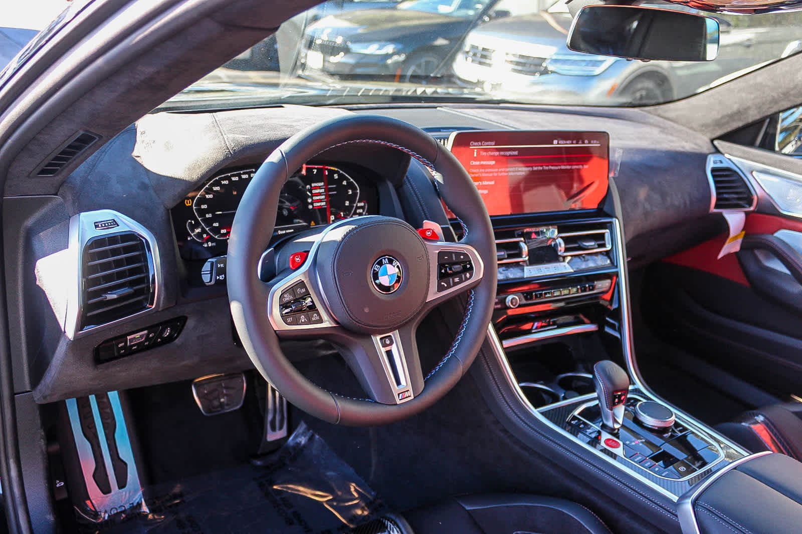 Thumbnail: 2025 BMW M8 - 17