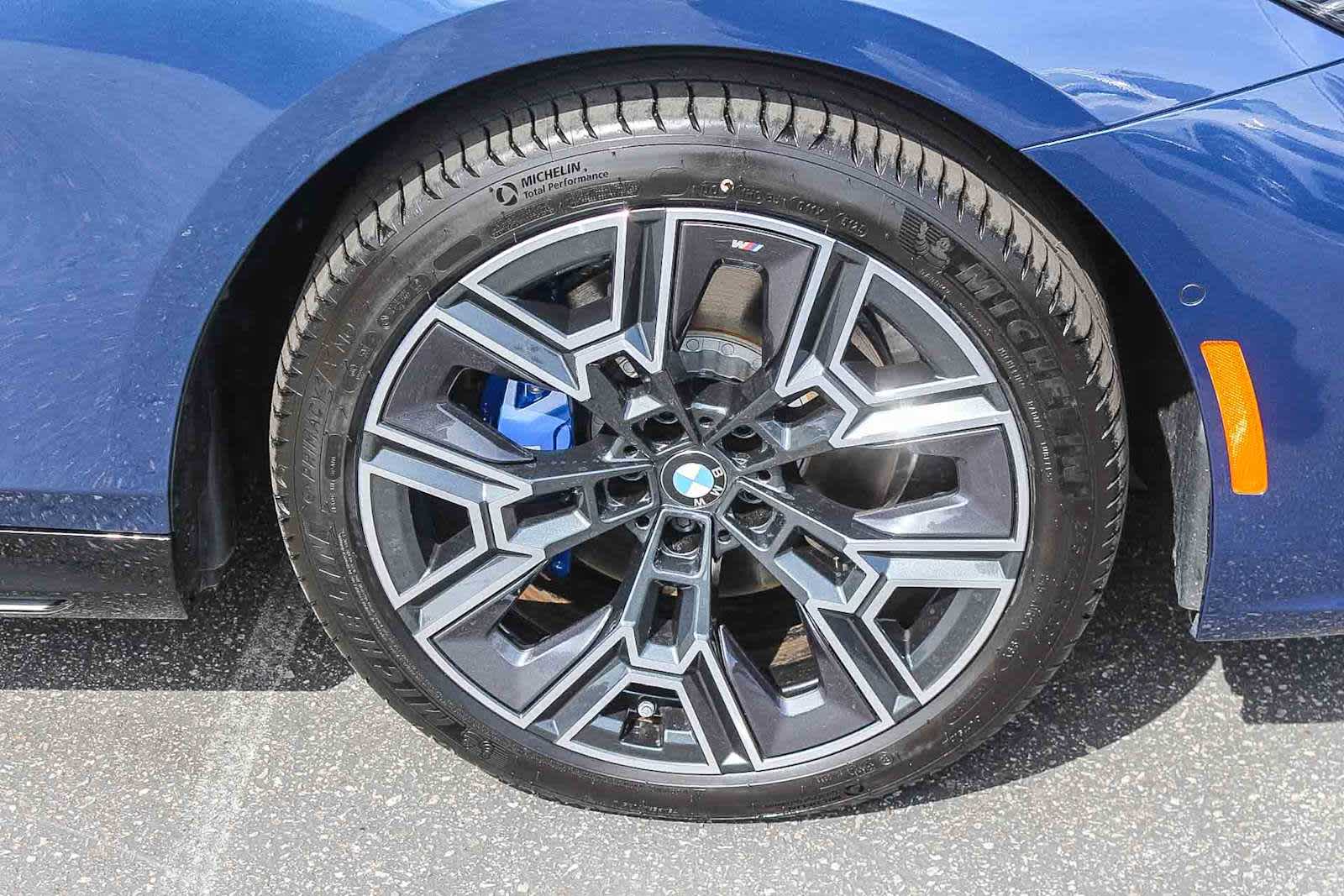 Thumbnail: 2026 BMW 5 Series - 9