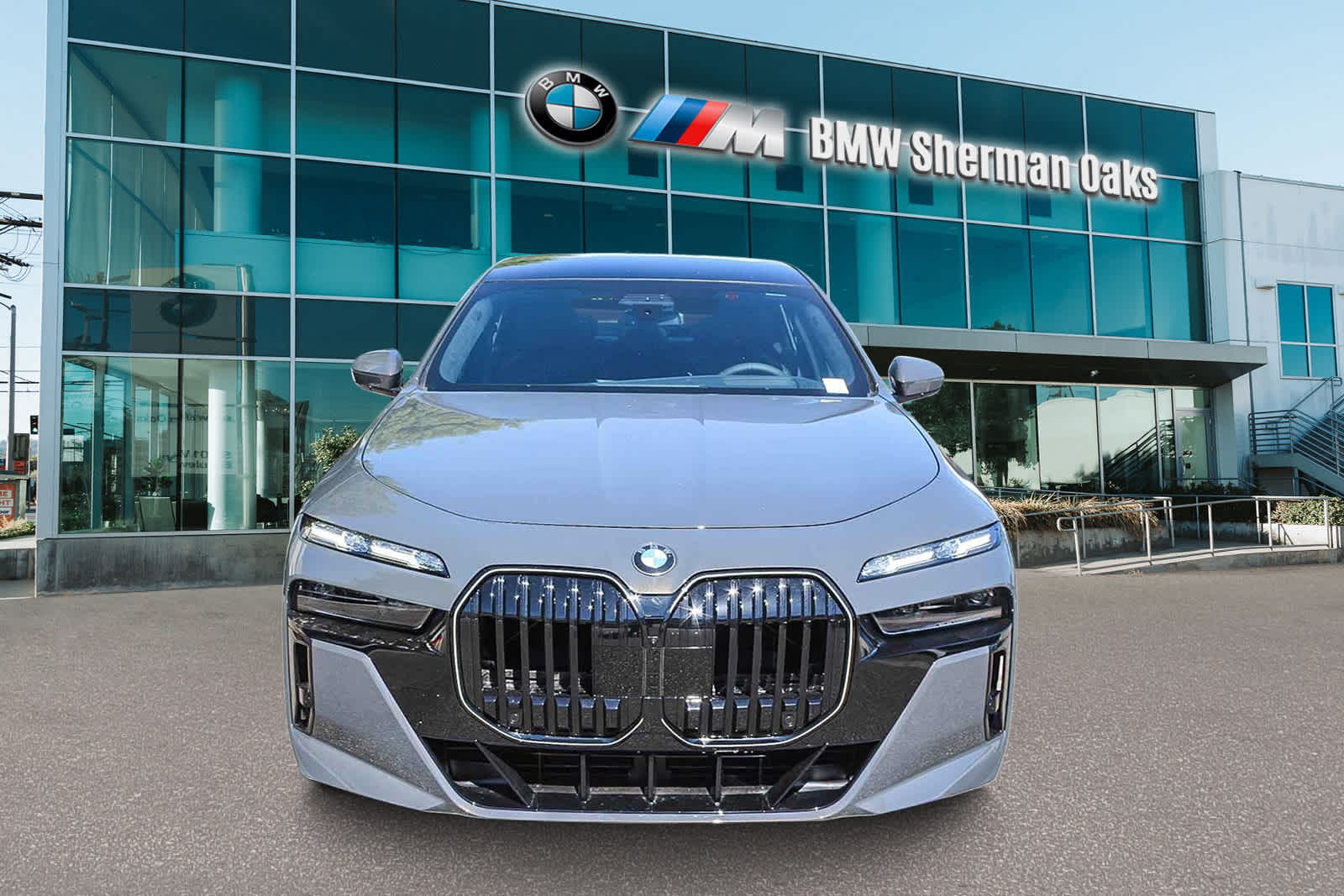 Thumbnail: 2026 BMW 7 Series - 2