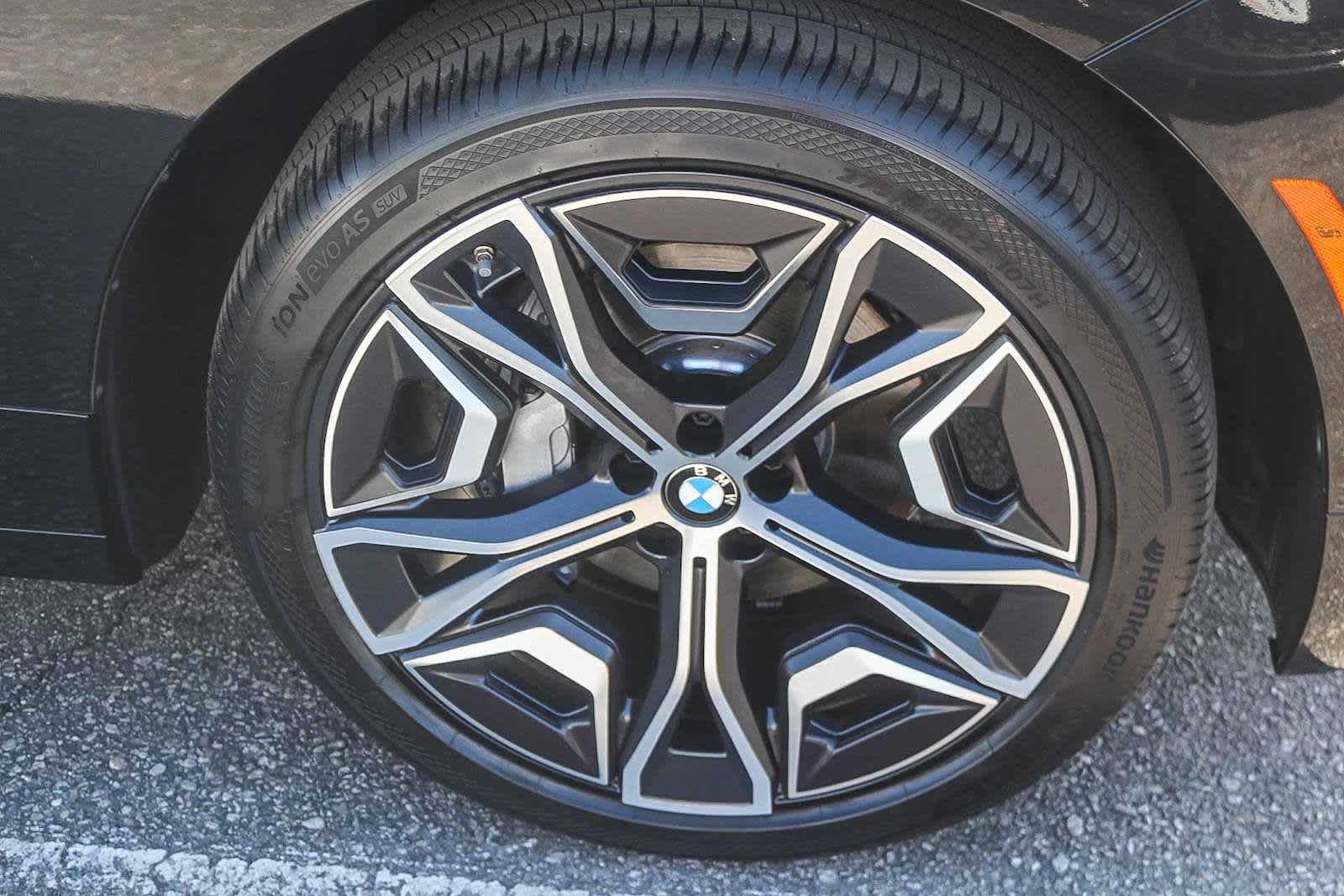 Thumbnail: 2026 BMW iX - 9