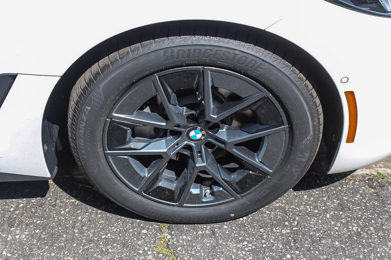 Thumbnail: 2026 BMW i4 - 9
