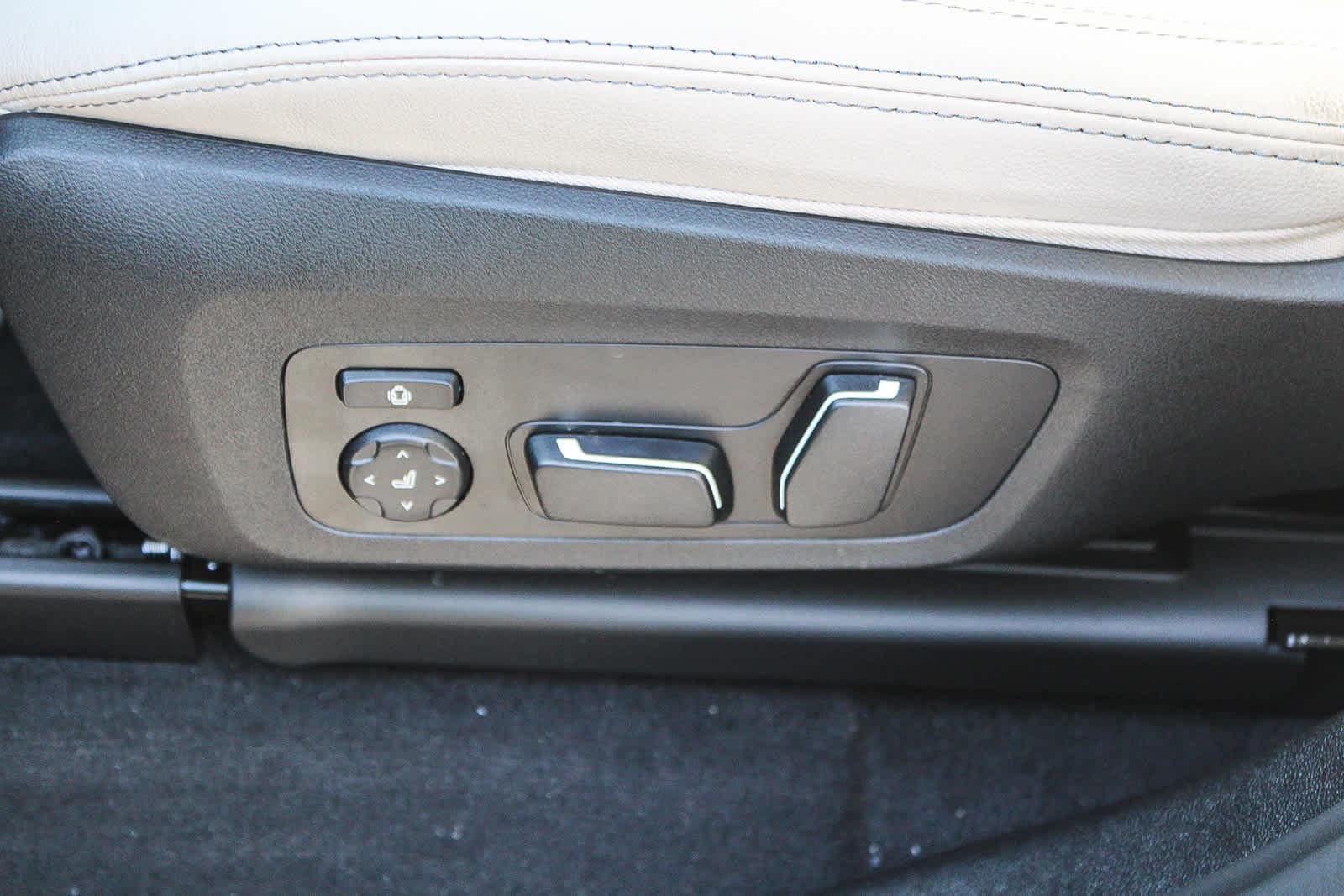 Thumbnail: 2025 BMW X4 - 21