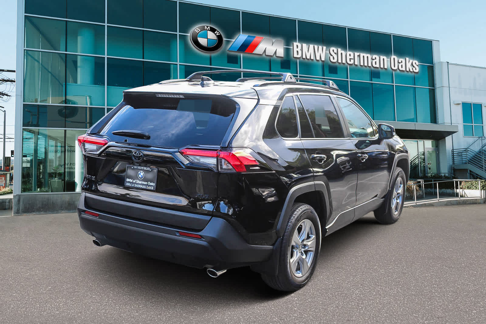 2024 Toyota RAV4 XLE photo 4