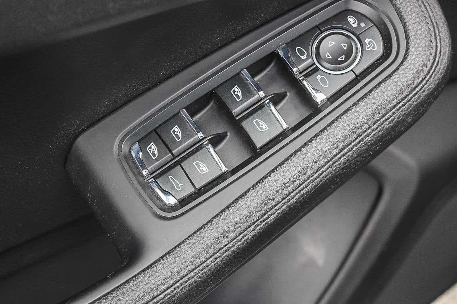 Thumbnail: 2018 Porsche Macan - 20