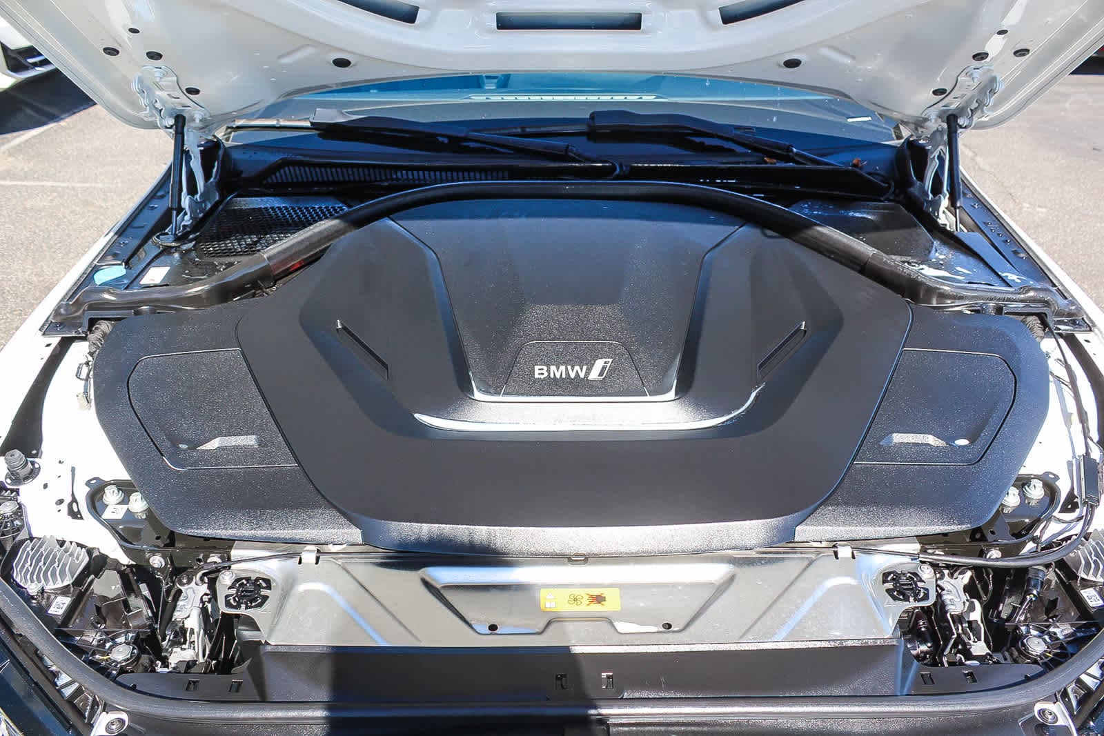 Thumbnail: 2023 BMW i4 - 26