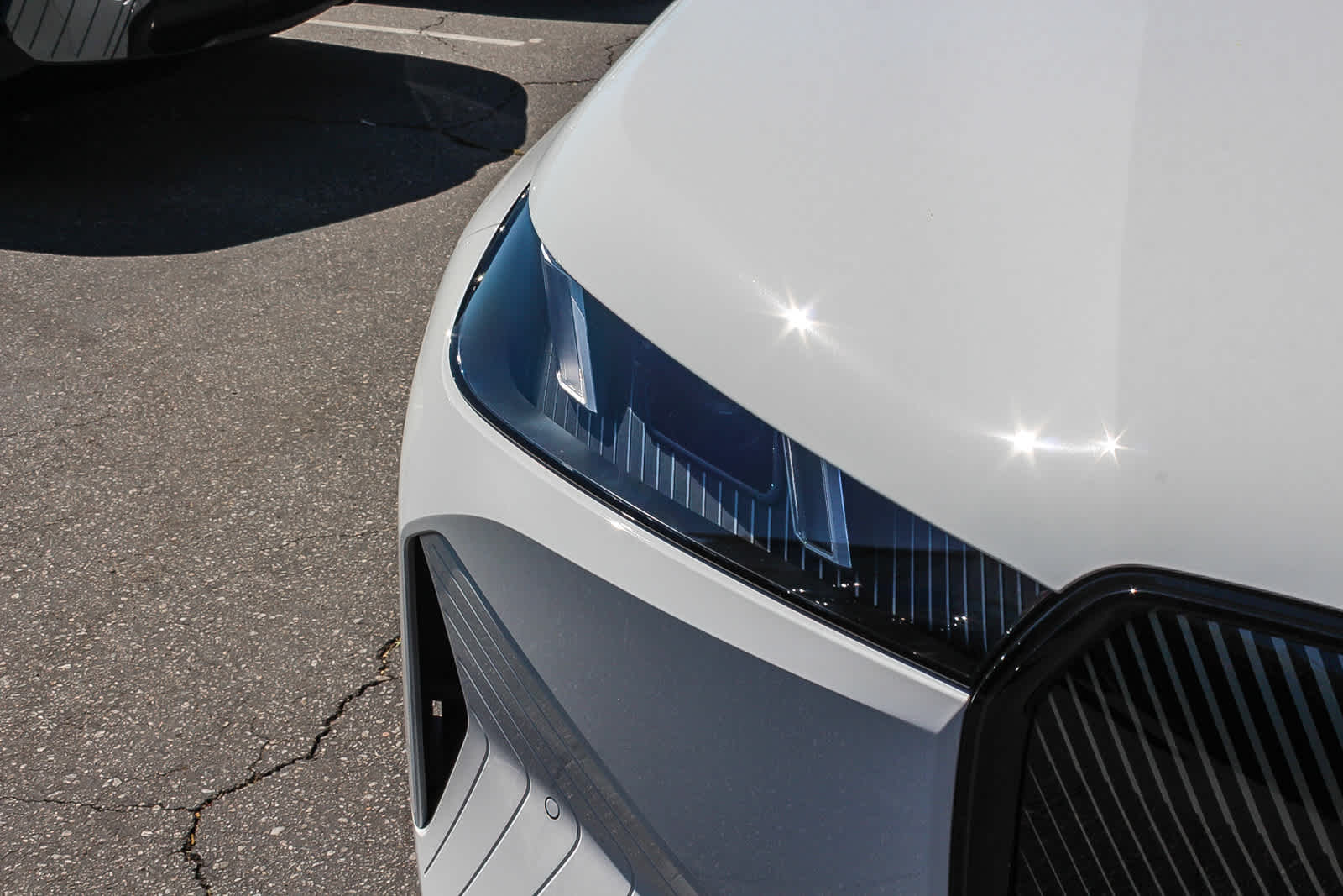 Thumbnail: 2026 BMW iX - 10