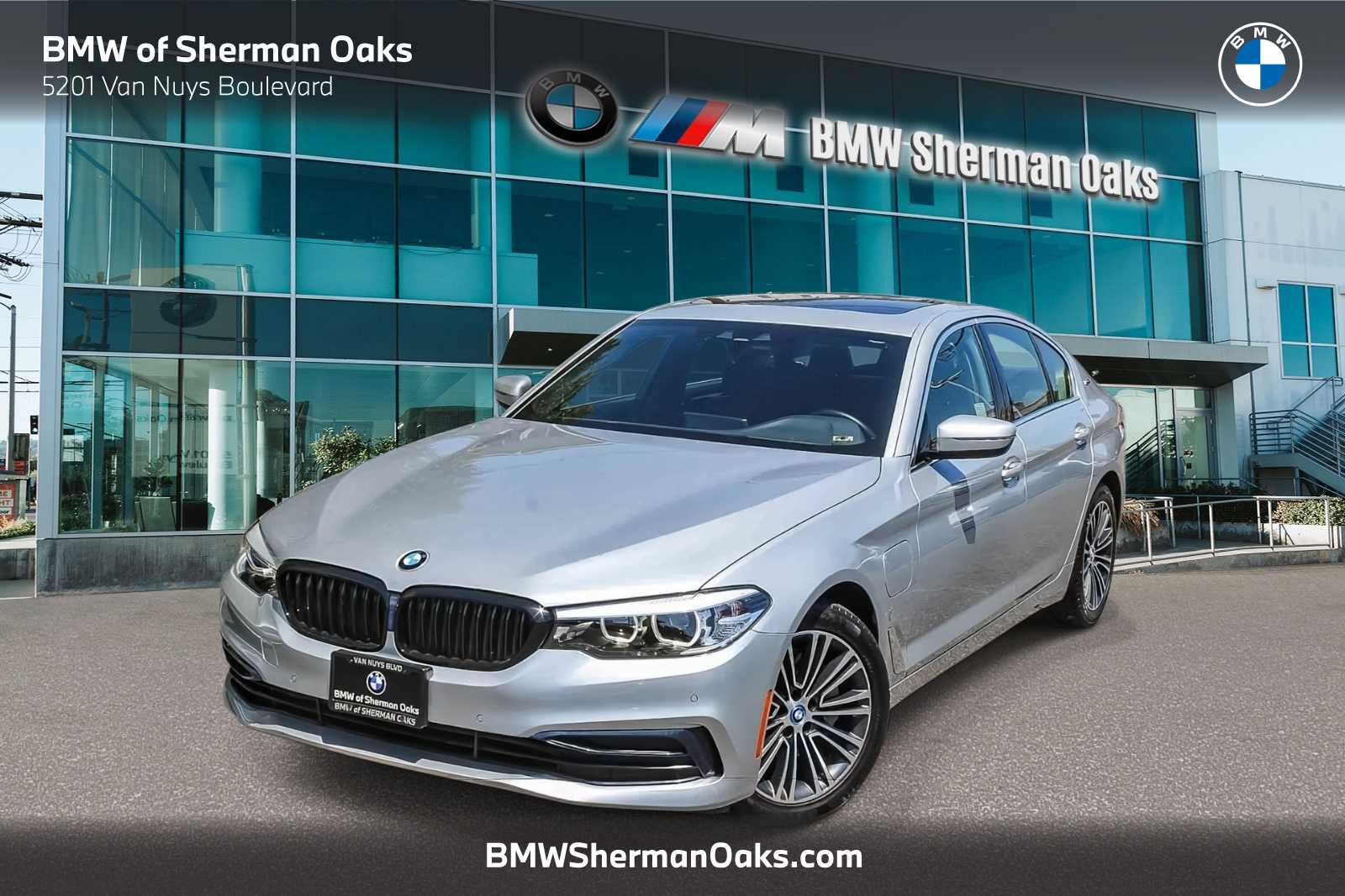 2019 BMW 5 Series 530e iPerformance Sedan's photo