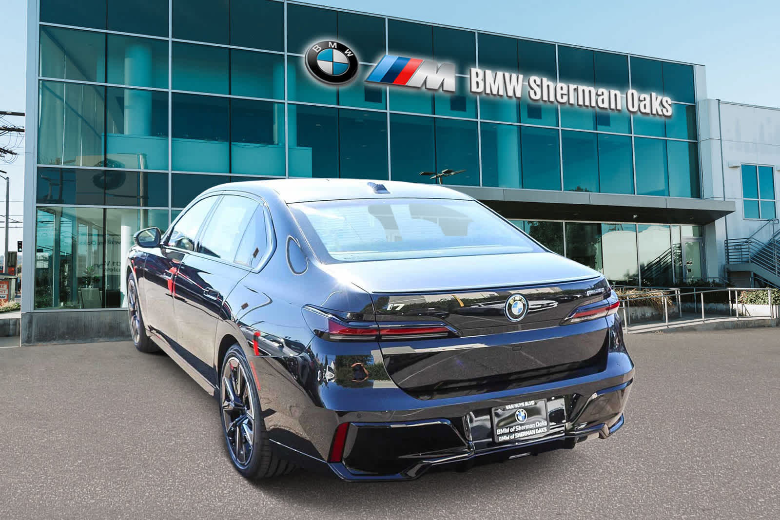 Thumbnail: 2026 BMW i7 - 6