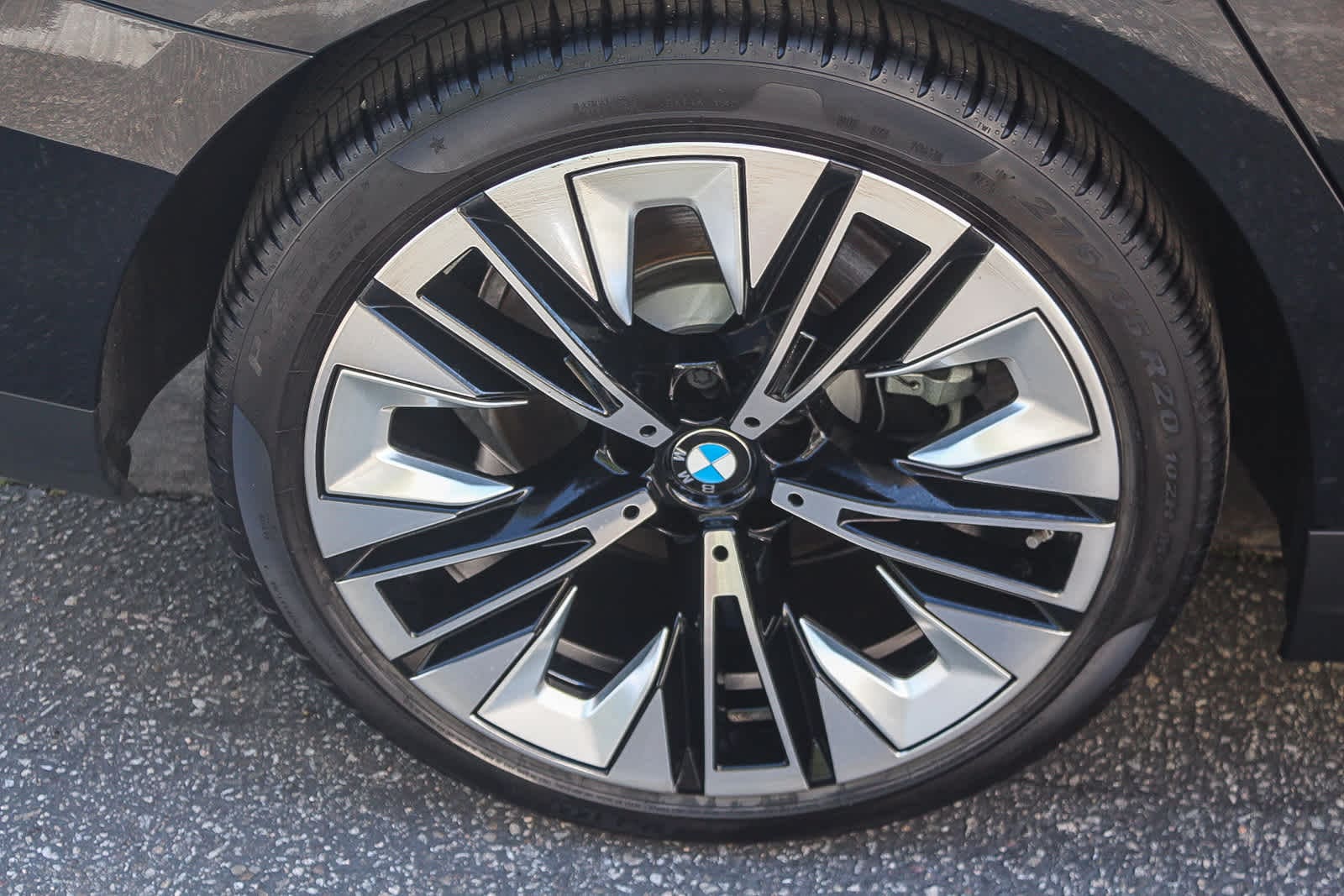 2026 BMW 530i xDrive photo 3