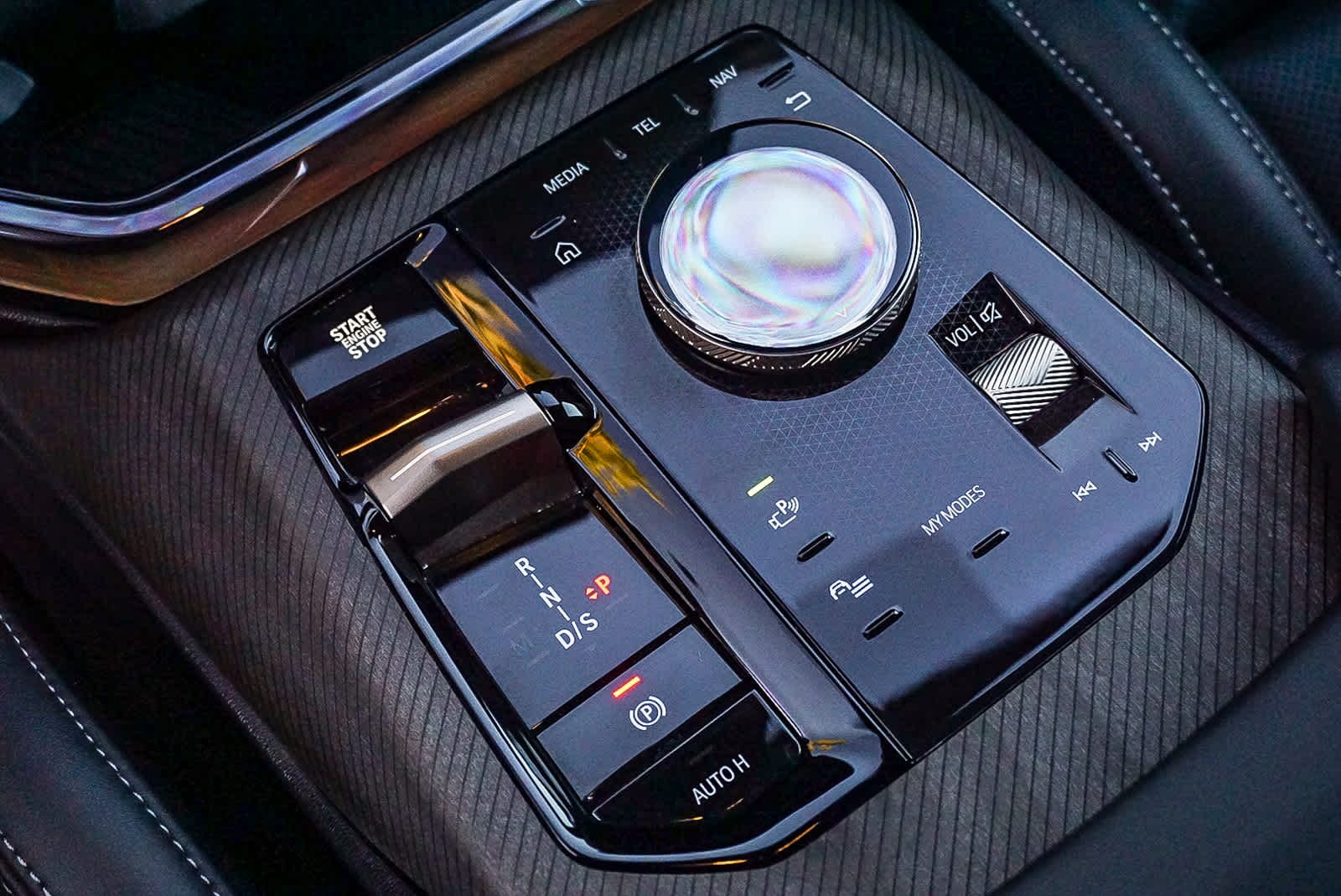 Thumbnail: 2025 BMW X3 - 21