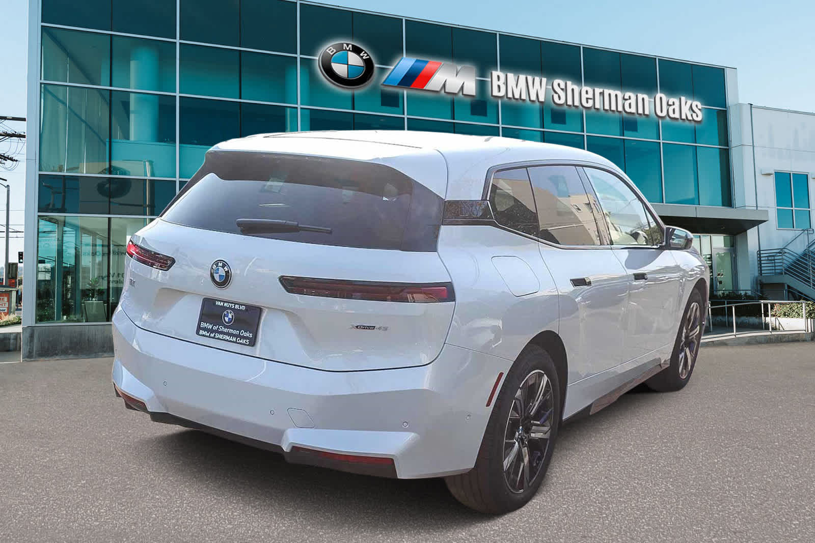 Thumbnail: 2026 BMW iX - 4