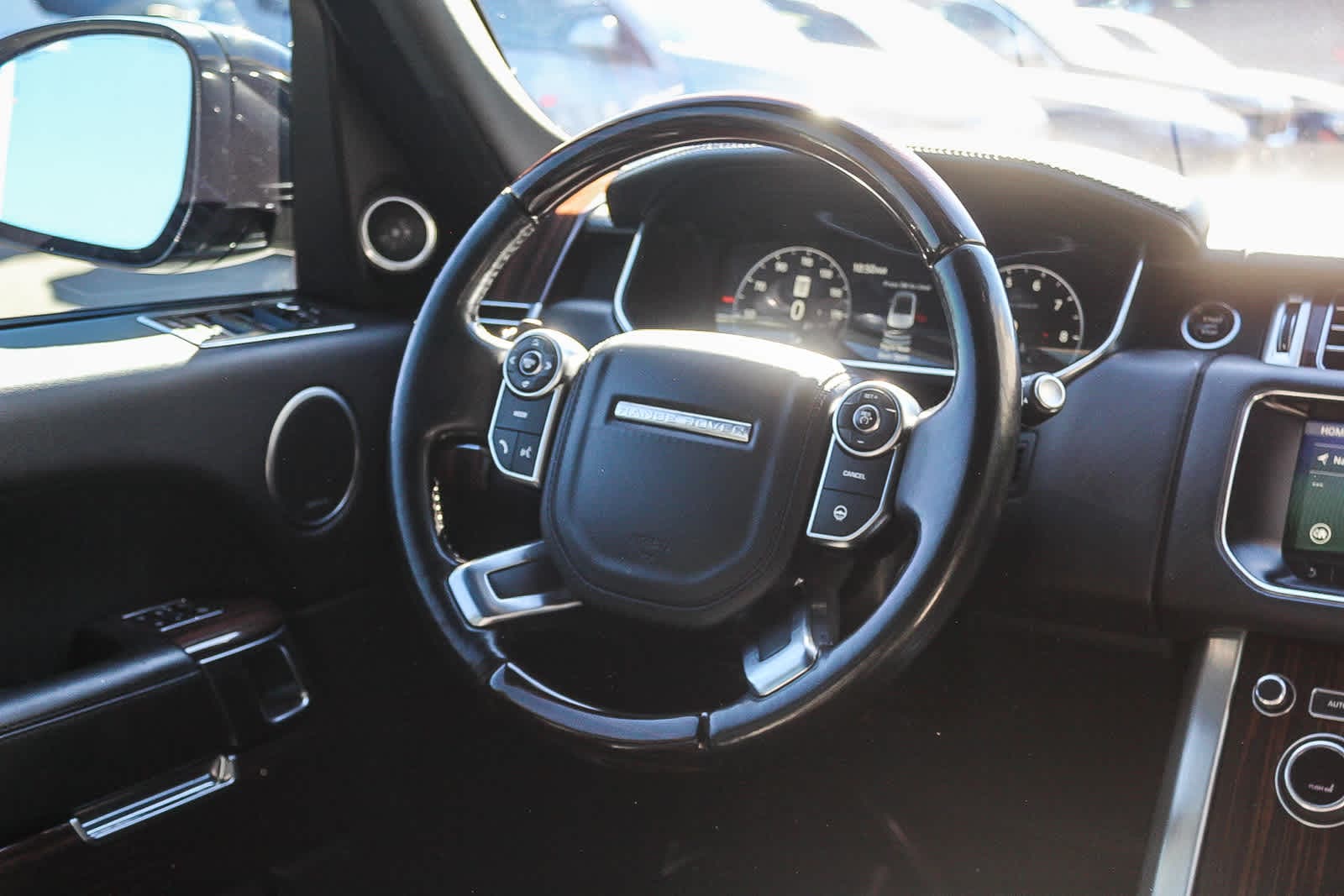 Thumbnail: 2017 Land Rover Range Rover - 14