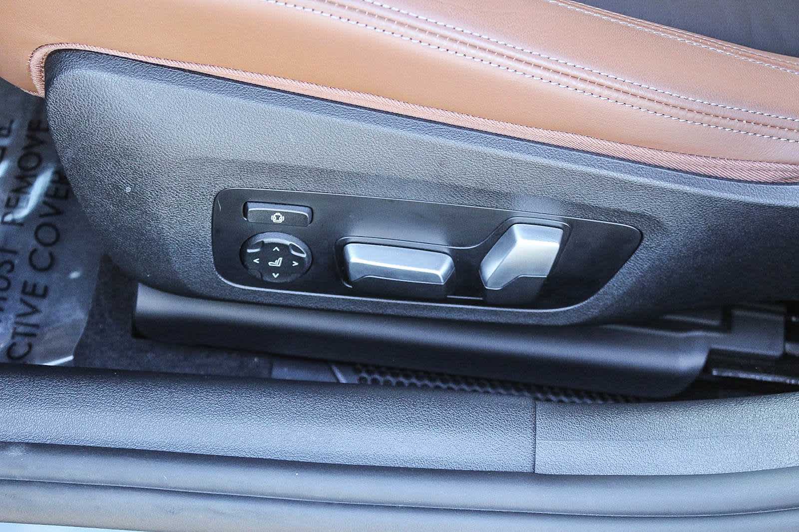 Thumbnail: 2025 BMW M8 - 21