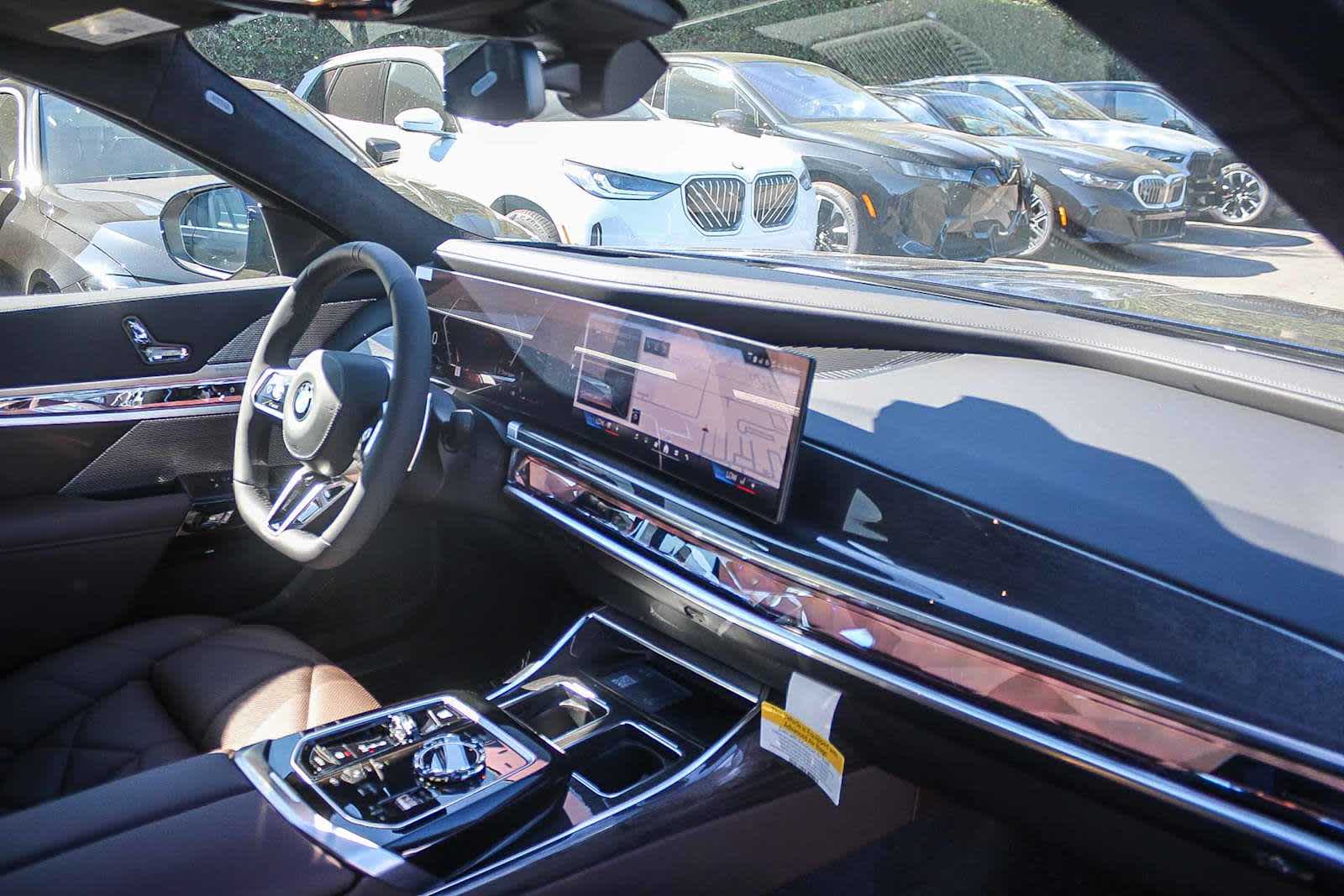 Thumbnail: 2026 BMW 7 Series - 16