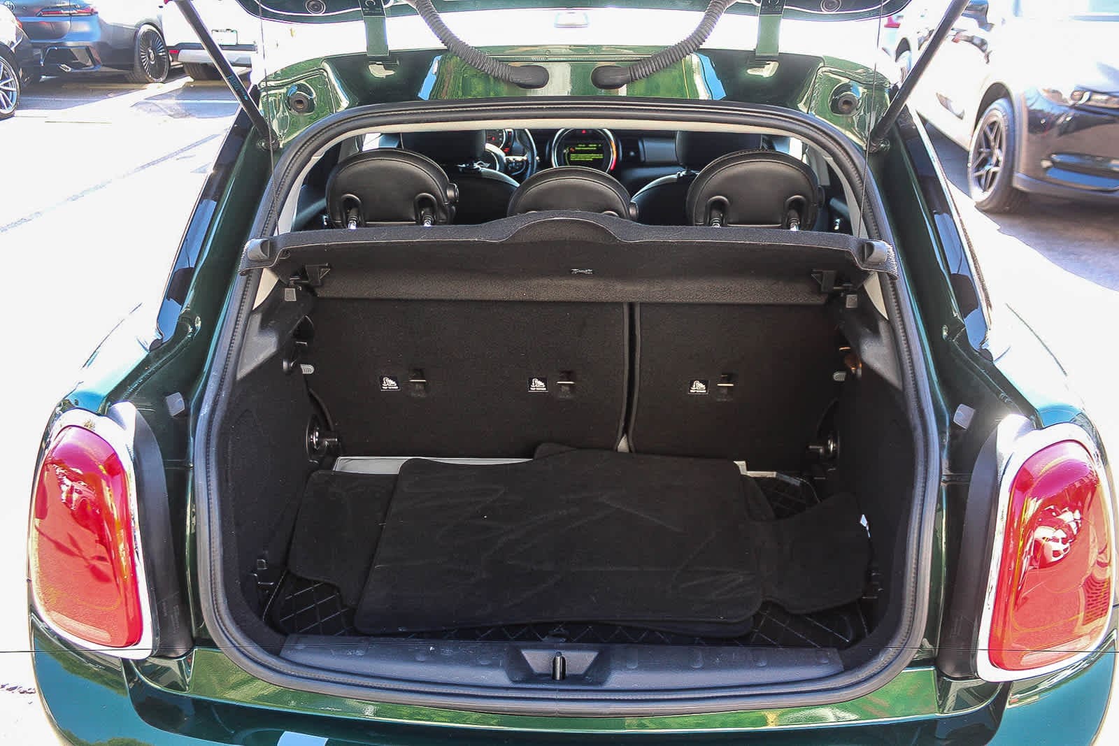 Thumbnail: 2016 MINI Cooper Hardtop - 26