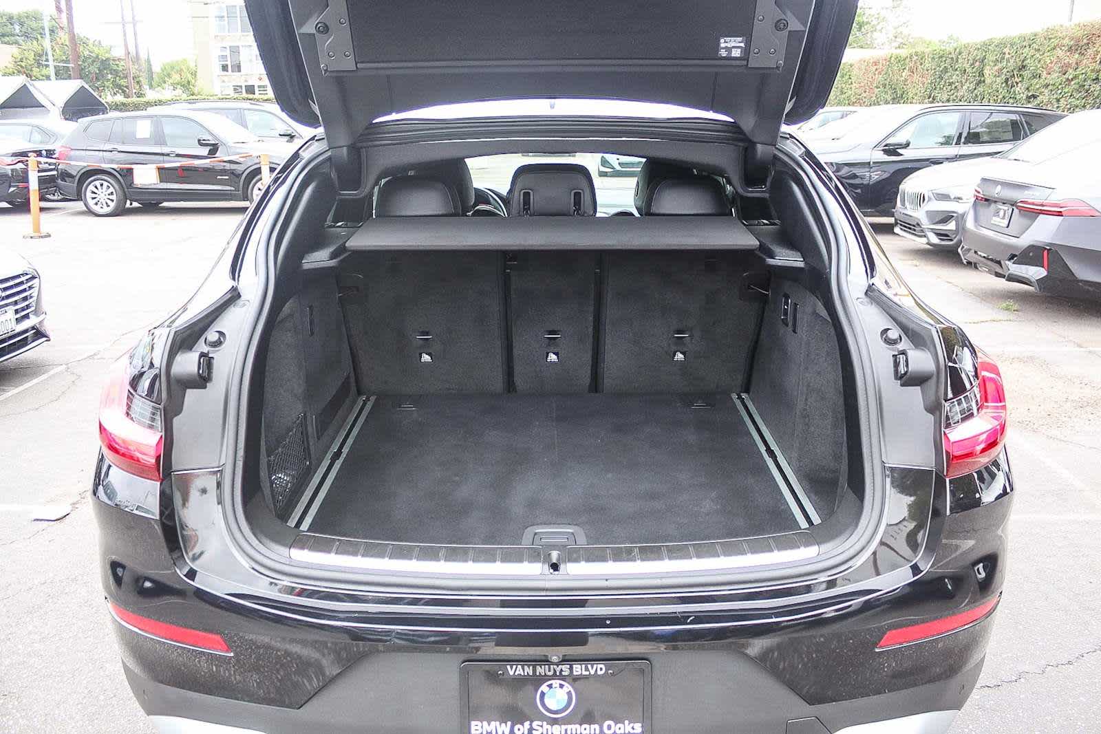 Thumbnail: 2022 BMW X4 - 25