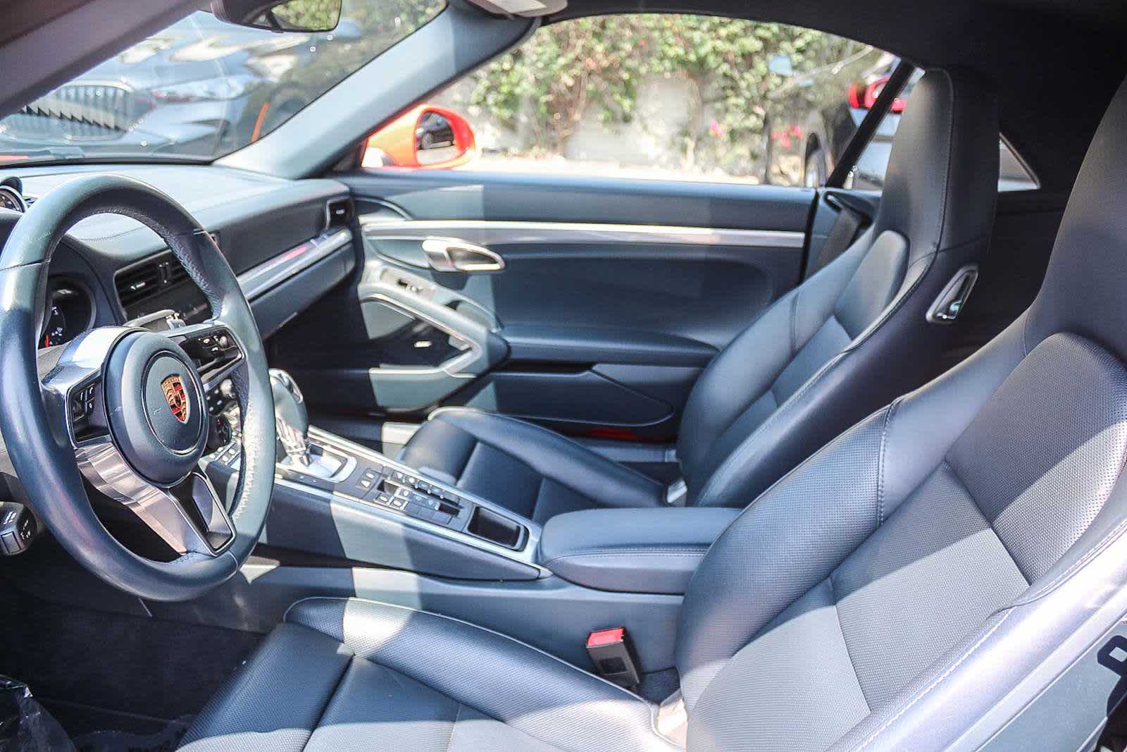 Thumbnail: 2019 Porsche 911 - 16