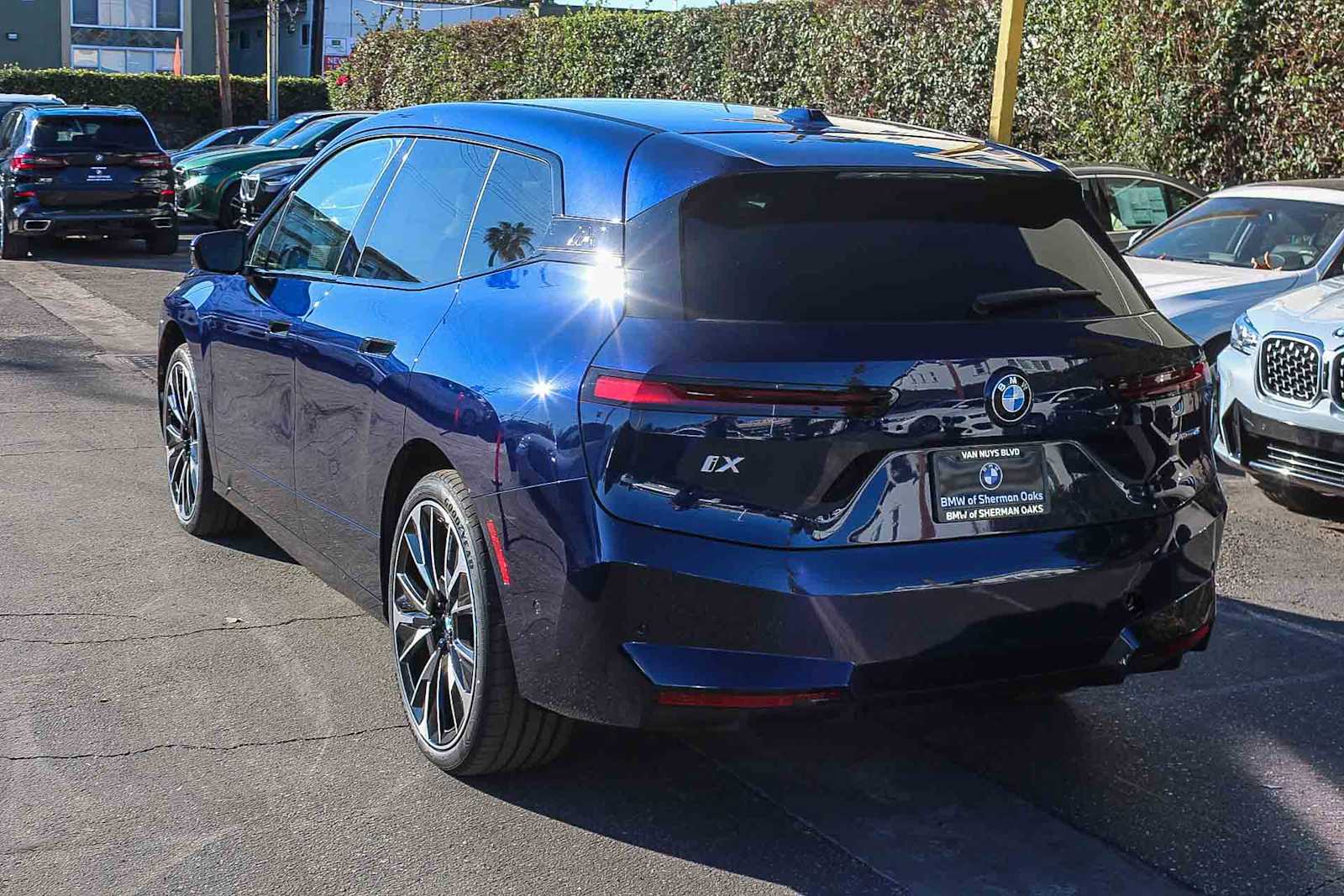 Thumbnail: 2026 BMW iX - 6