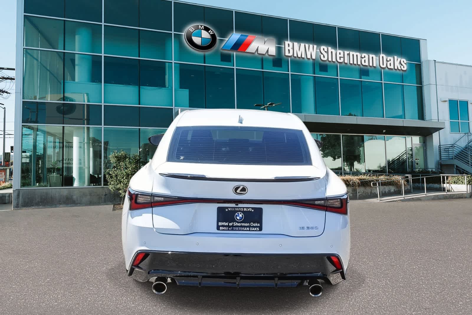 Thumbnail: 2025 Lexus ES - 4