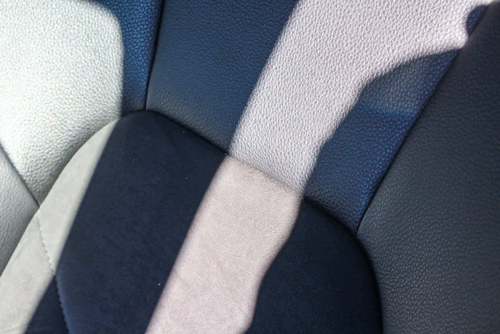 Thumbnail: 2020 Porsche Macan - 24