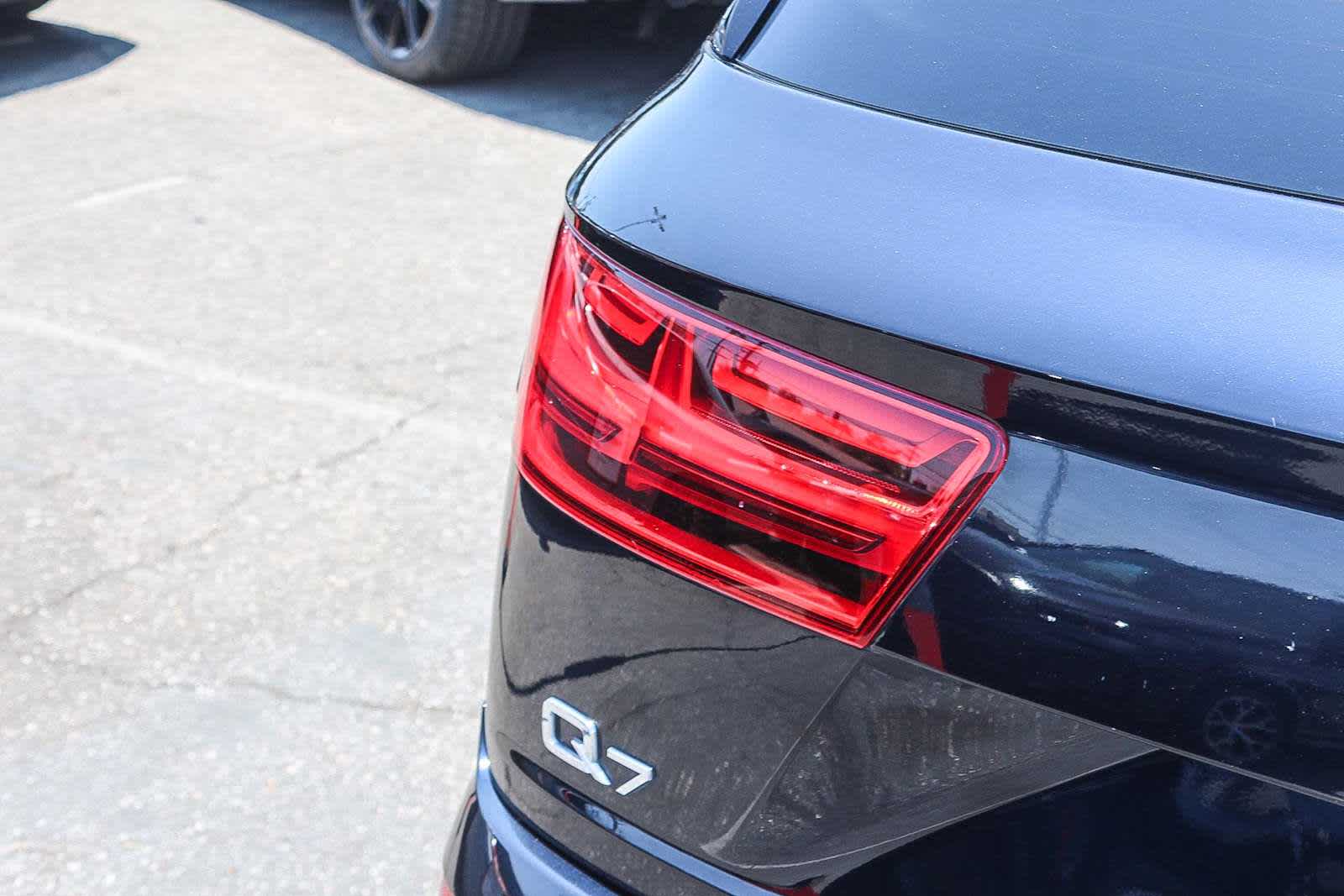 Thumbnail: 2017 Audi Q7 - 7