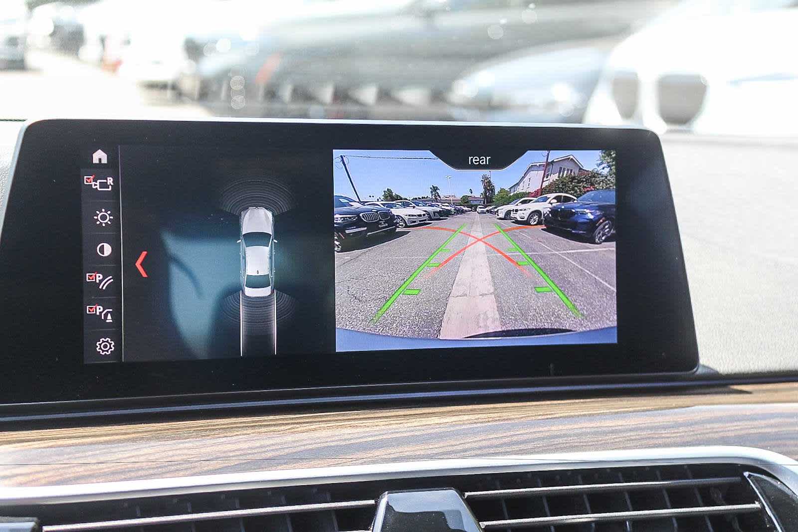 2019 BMW 5 Series 530e - Photo 23
